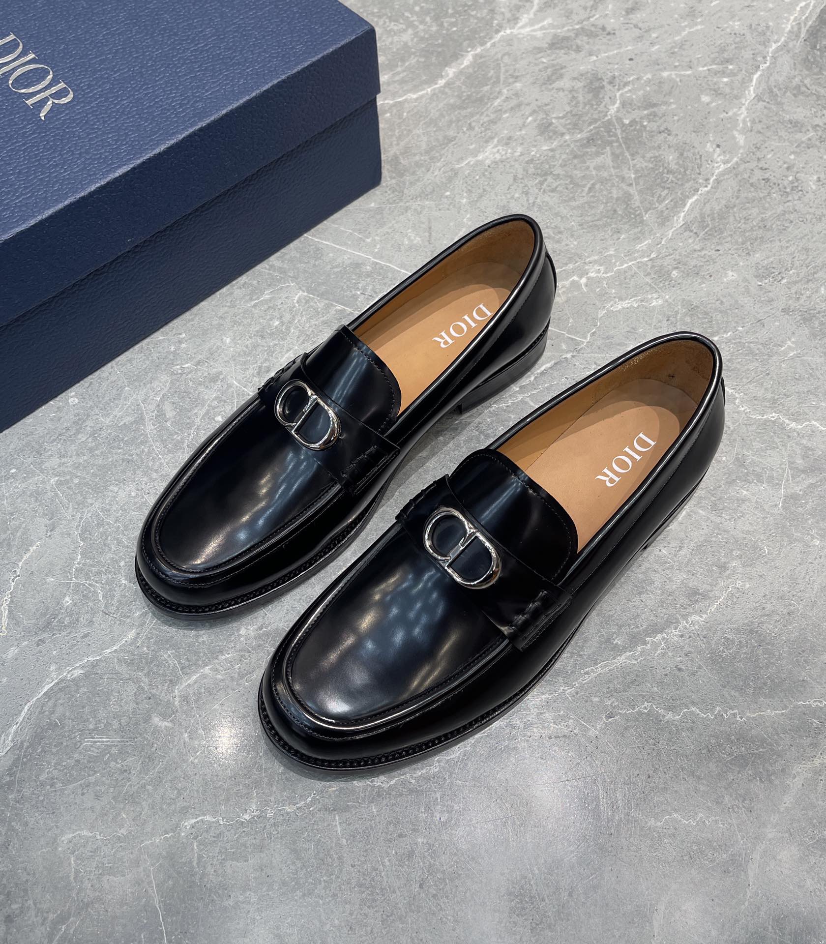 NO:832498,【Di*r】Top handicrafts, fashionable formal leather soles, regular sizes 39 to 44, (6.5 to 9), available simultaneously!  goods!  Top-notch craftsmanship [strong] Fully imported raw calf leather from Italy (super strong texture and feel), imported calf leather lining, fully imported leather Pi leather outsole!  !  Super ceremonial!  Gentleman style!  38,45,46, Customized, non-refundable,,cowhide,Leather soles19860909【Di*r】 顶尖工艺品 时尚正装皮底 正码39一44,(6.5一9) 同步发售！货！顶级手工艺[强]意大利全面进口原皮料小牛(超强质感、手感),内里进口小牛皮,全进口皮丕真皮大底！！超级仪式感！绅士风！38,45,46,订做不退换,,cowhide,Leather soles,Men's shoes