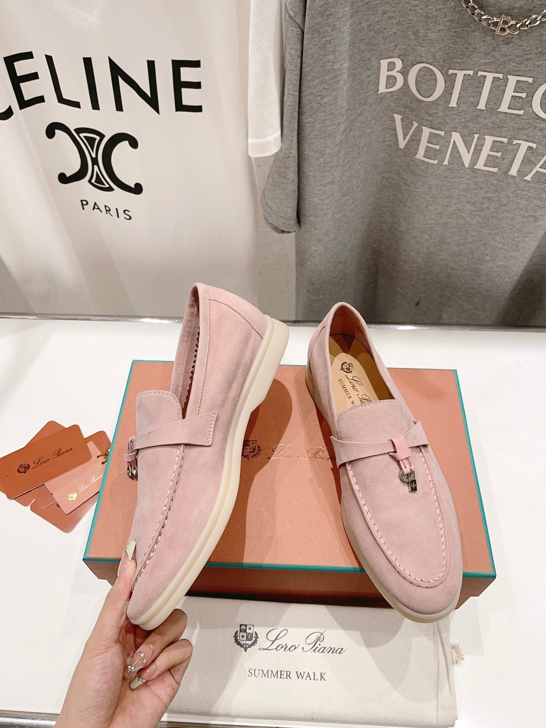 高版本出厂
  Loro Piana* LP万年经典款乐福鞋 简约时尚 脚感超级舒适 一天可以暴走两万步
