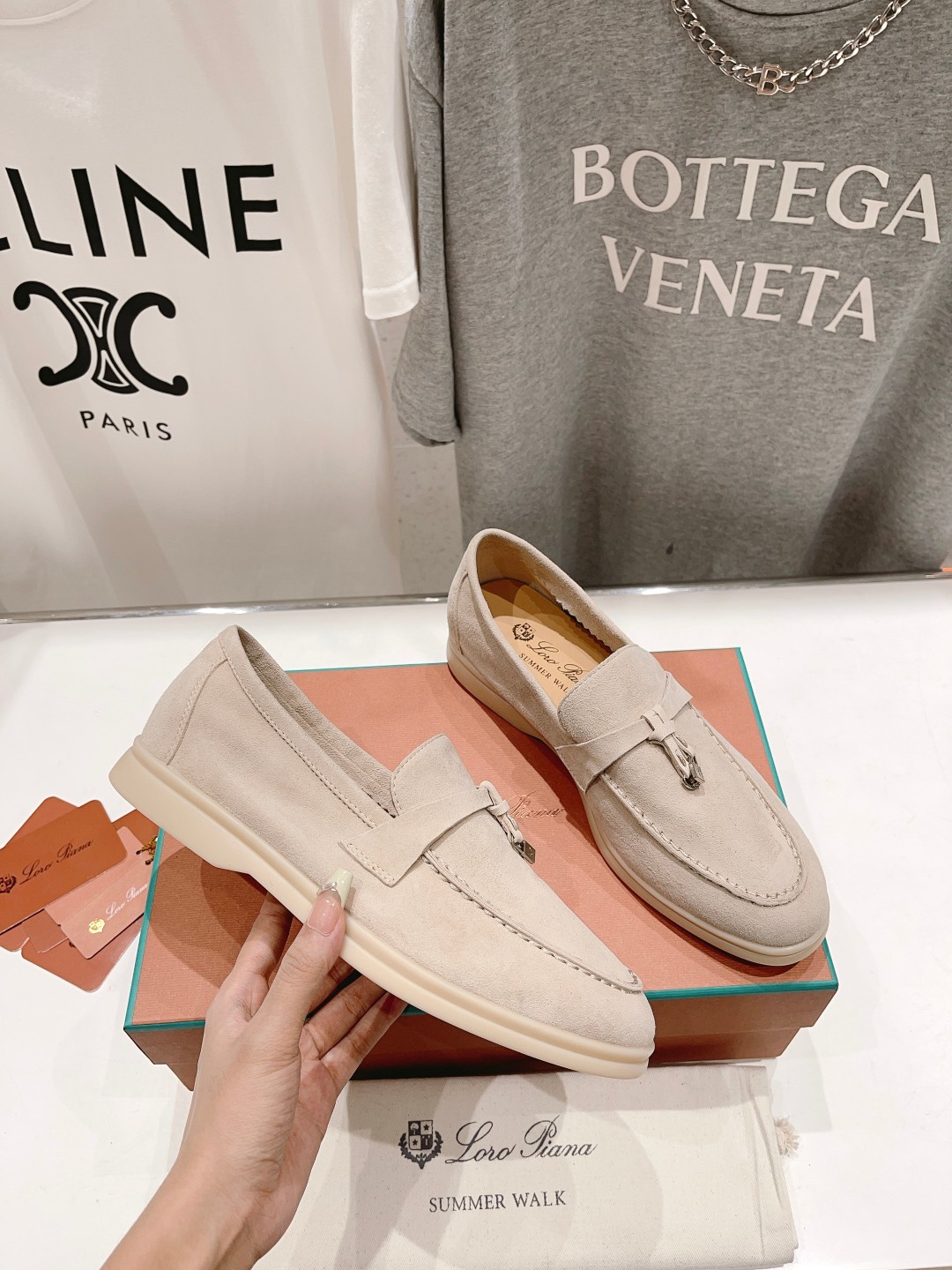 高版本出厂
  Loro Piana* LP万年经典款乐福鞋 简约时尚 脚感超级舒适 一天可以暴走两万步