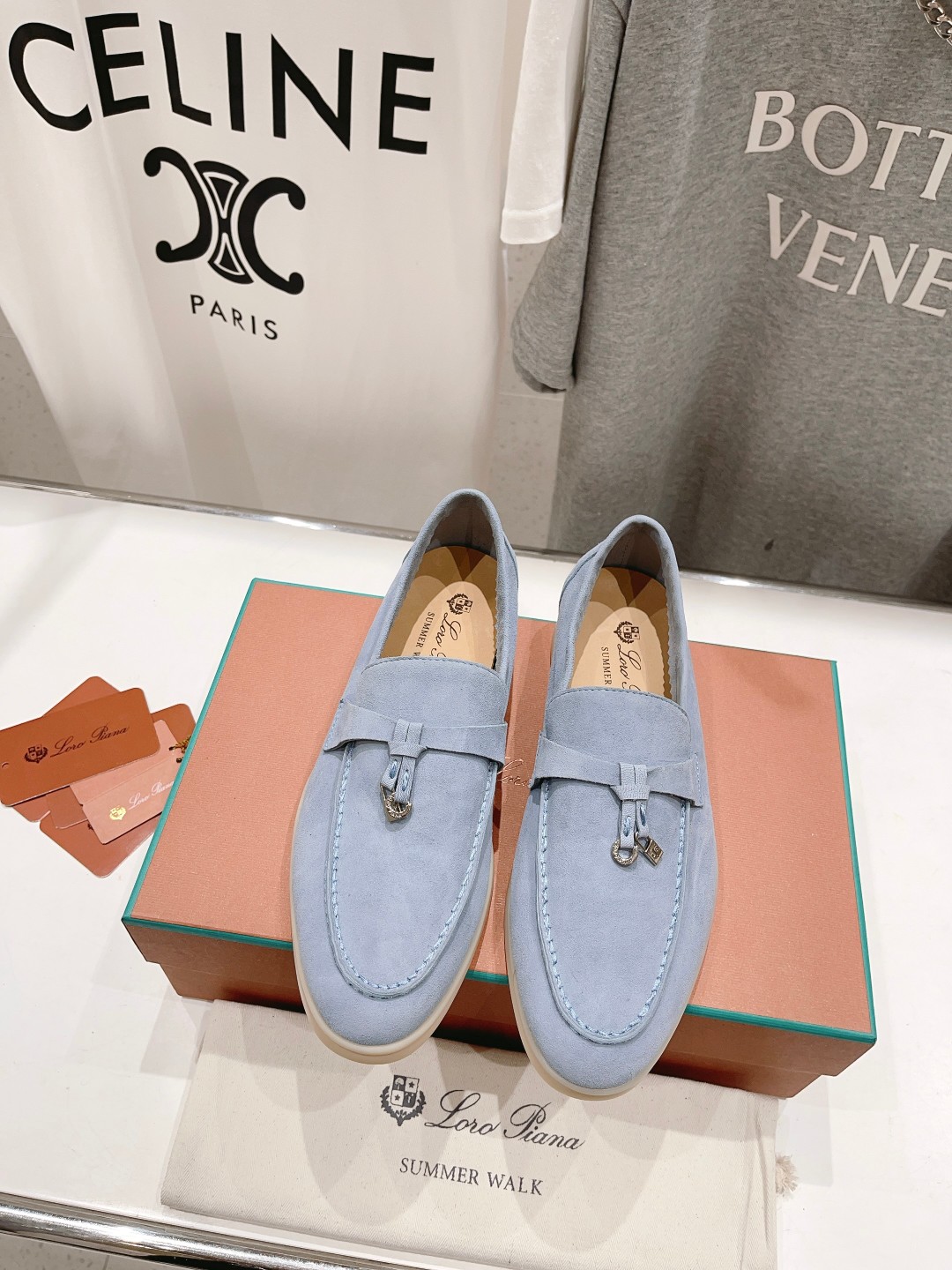 高版本出厂
  Loro Piana* LP万年经典款乐福鞋 简约时尚 脚感超级舒适 一天可以暴走两万步