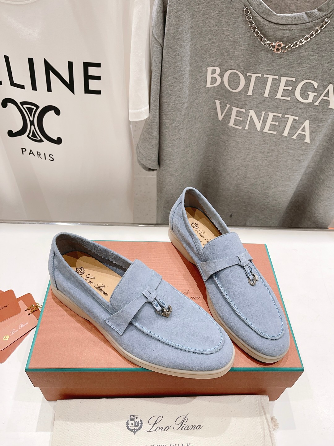 高版本出厂
  Loro Piana* LP万年经典款乐福鞋 简约时尚 脚感超级舒适 一天可以暴走两万步