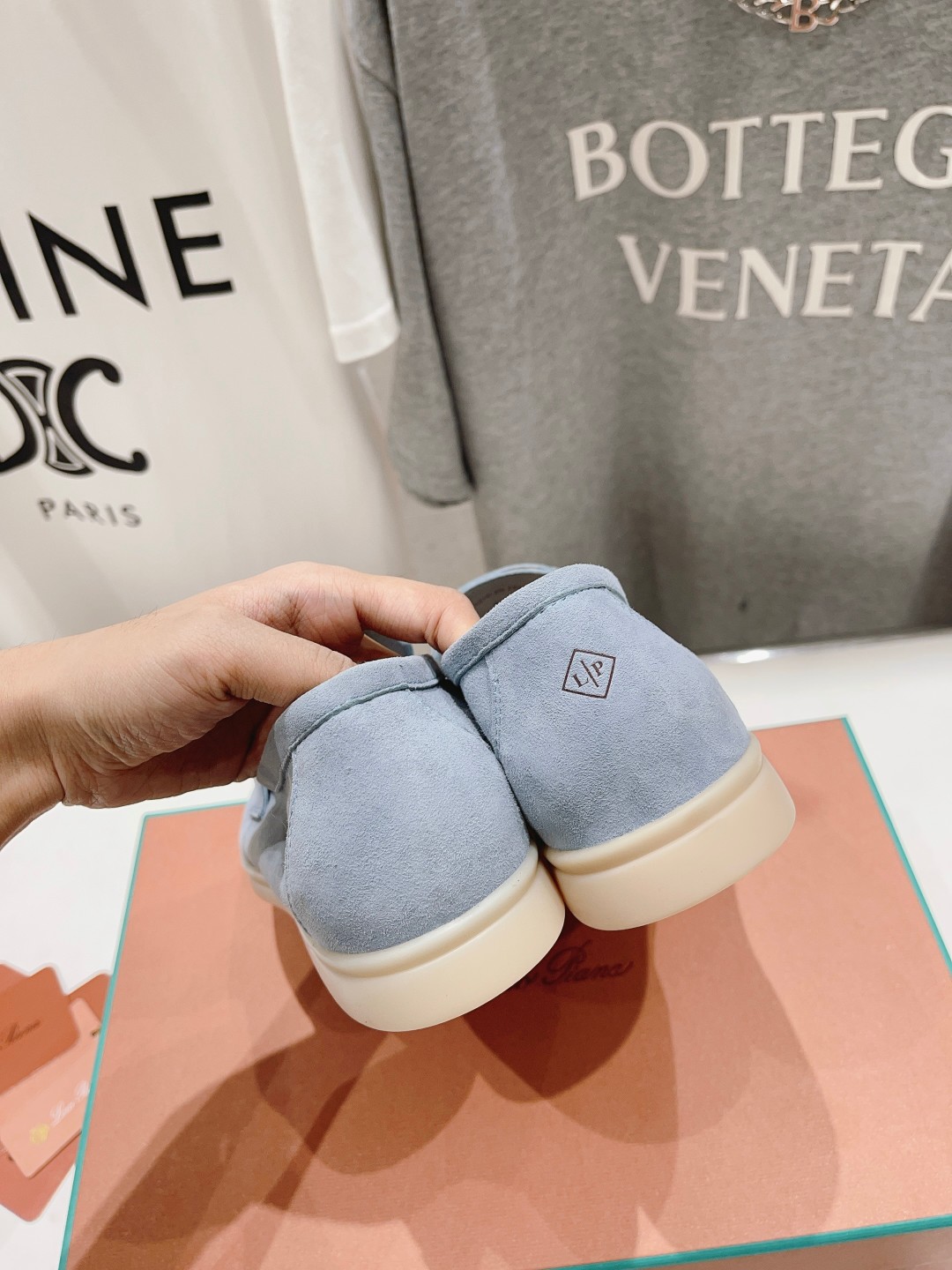 高版本出厂
  Loro Piana* LP万年经典款乐福鞋 简约时尚 脚感超级舒适 一天可以暴走两万步
