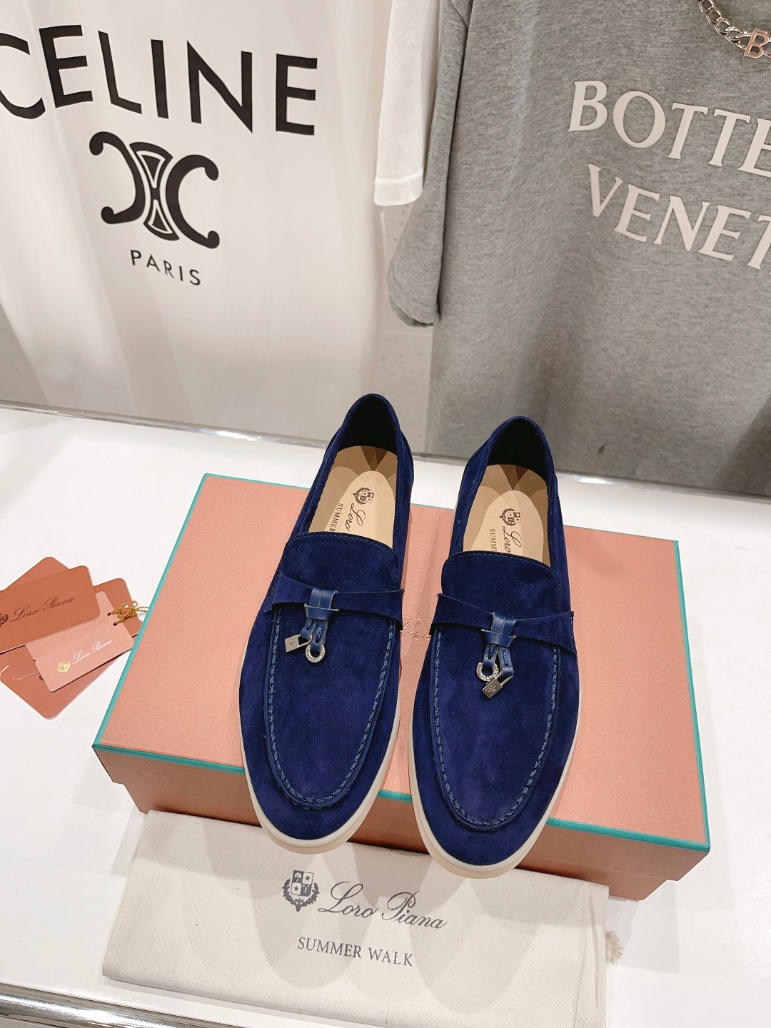 高版本出厂
  Loro Piana* LP万年经典款乐福鞋 简约时尚 脚感超级舒适 一天可以暴走两万步