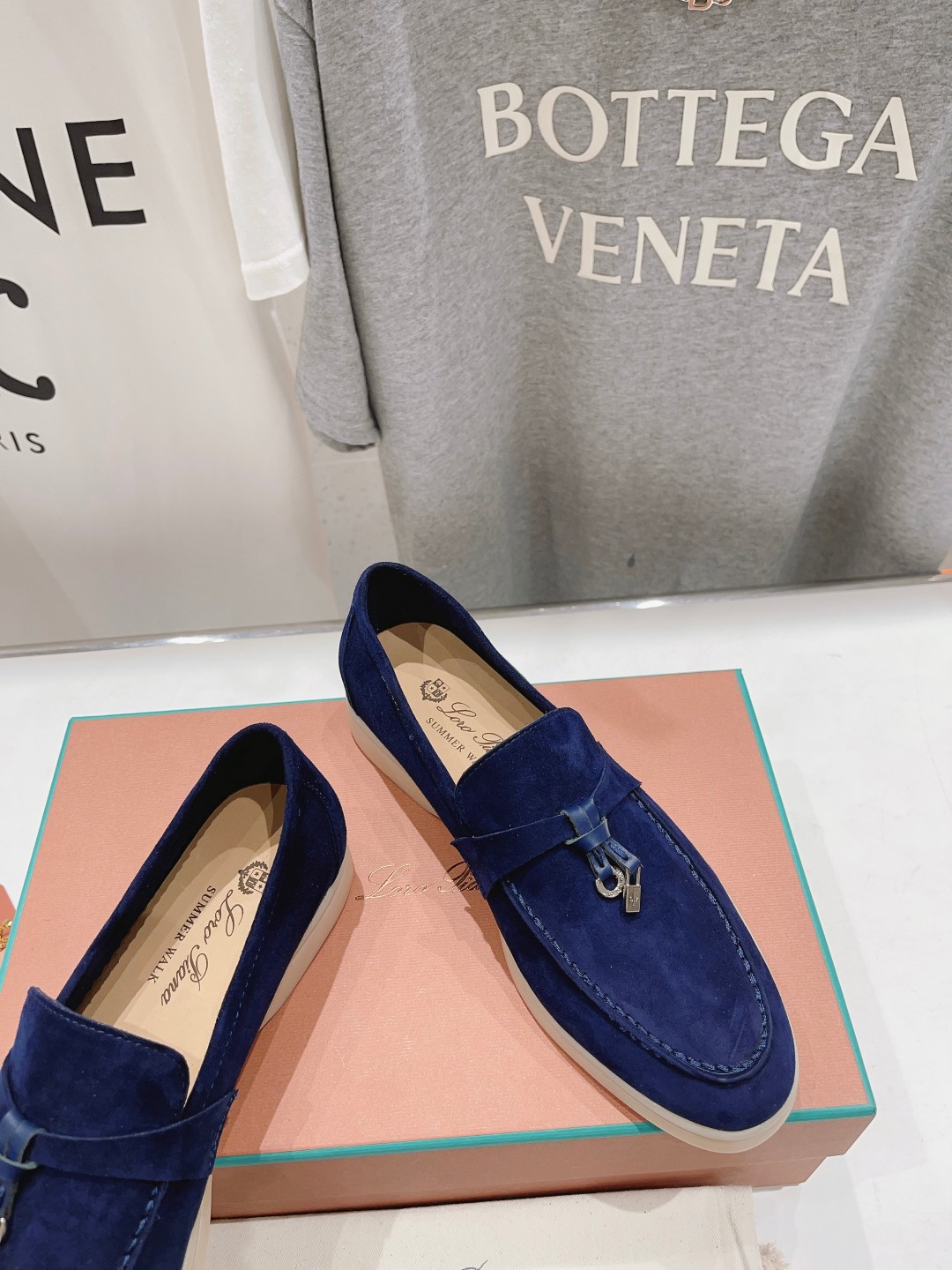 高版本出厂
  Loro Piana* LP万年经典款乐福鞋 简约时尚 脚感超级舒适 一天可以暴走两万步