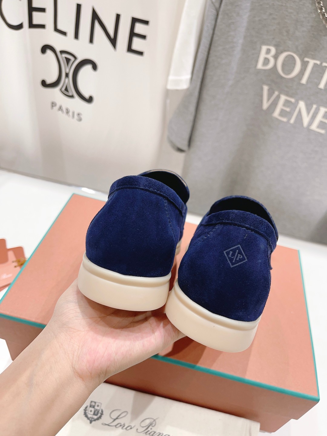 高版本出厂
  Loro Piana* LP万年经典款乐福鞋 简约时尚 脚感超级舒适 一天可以暴走两万步