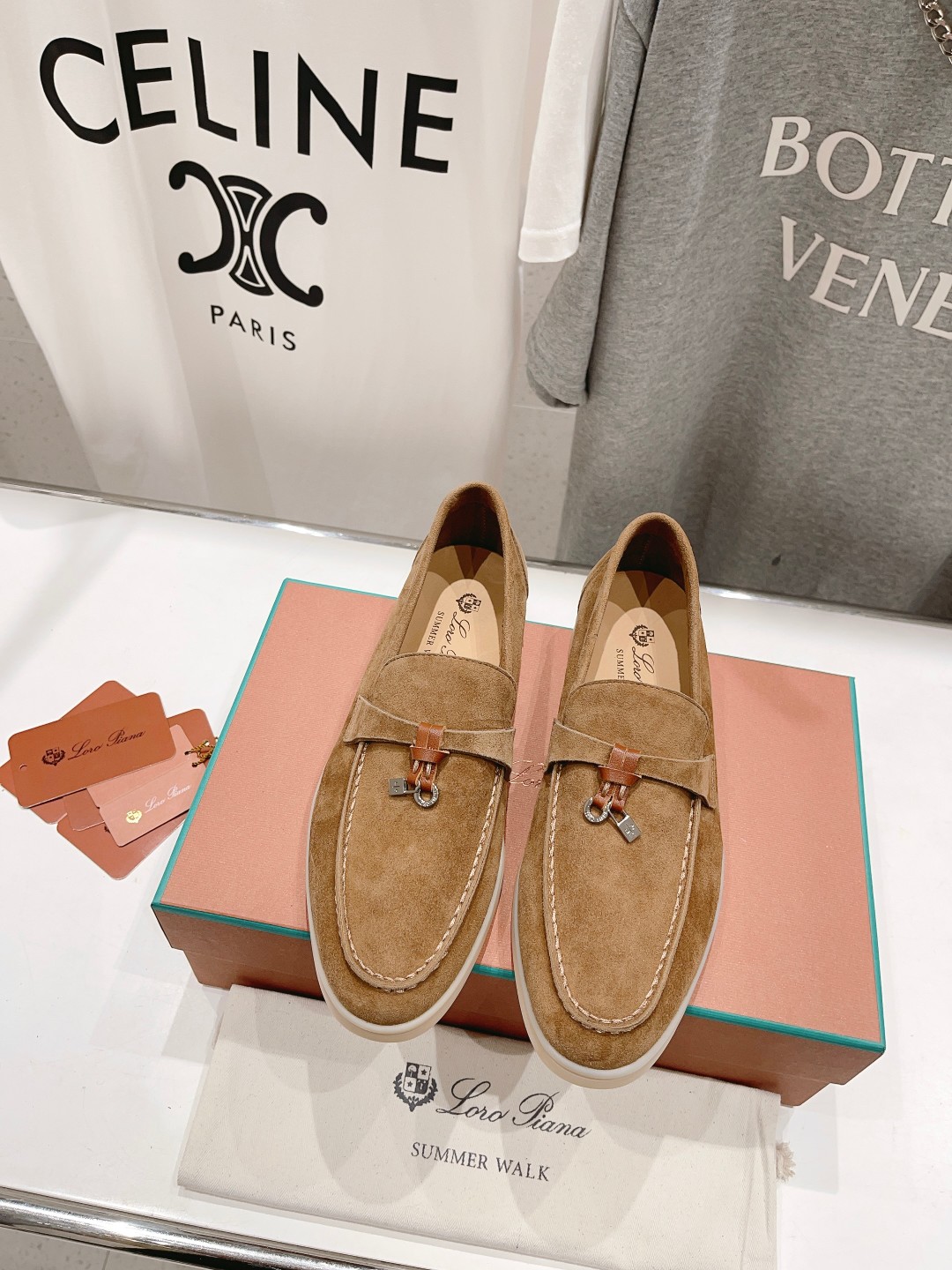 高版本出厂
  Loro Piana* LP万年经典款乐福鞋 简约时尚 脚感超级舒适 一天可以暴走两万步