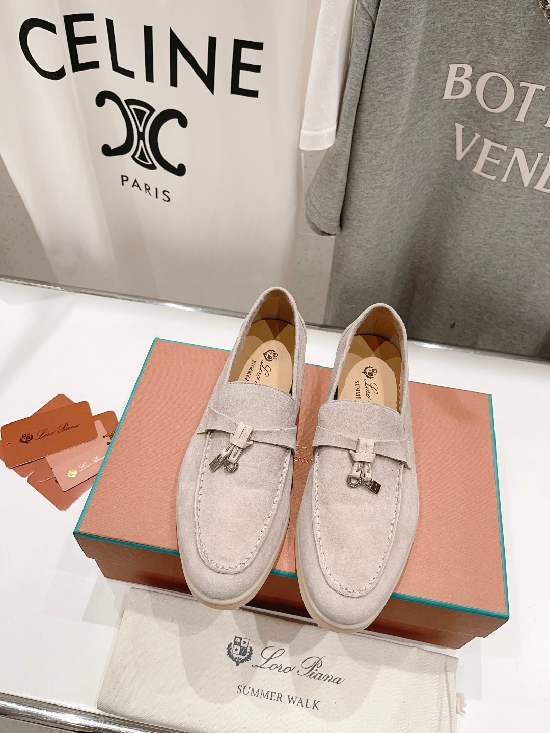 高版本出厂
  Loro Piana* LP万年经典款乐福鞋 简约时尚 脚感超级舒适 一天可以暴走两万步