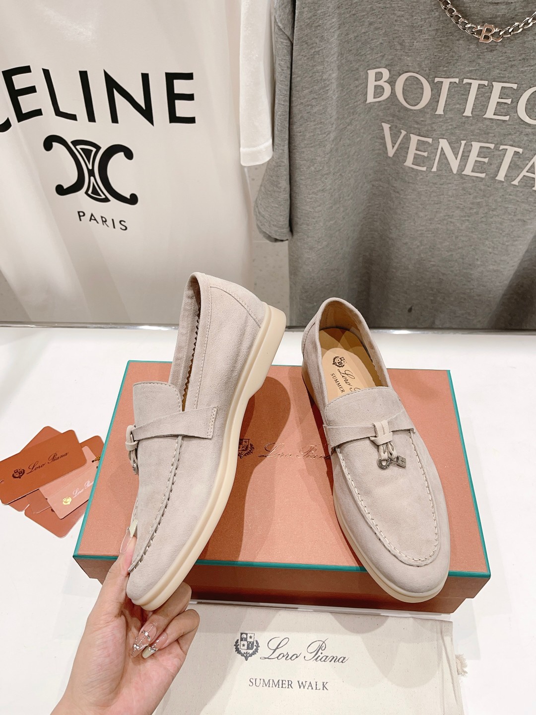高版本出厂
  Loro Piana* LP万年经典款乐福鞋 简约时尚 脚感超级舒适 一天可以暴走两万步