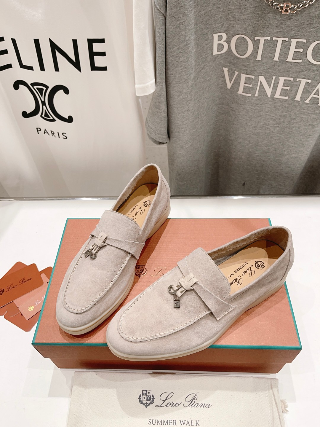高版本出厂
  Loro Piana* LP万年经典款乐福鞋 简约时尚 脚感超级舒适 一天可以暴走两万步