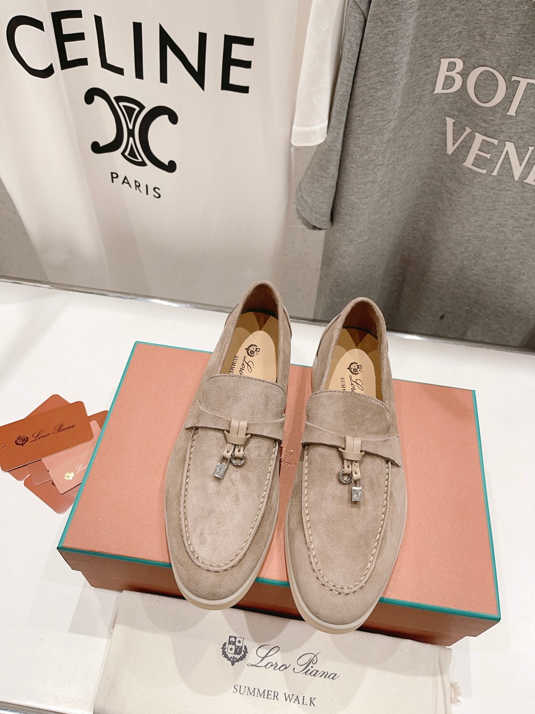 高版本出厂
  Loro Piana* LP万年经典款乐福鞋 简约时尚 脚感超级舒适 一天可以暴走两万步