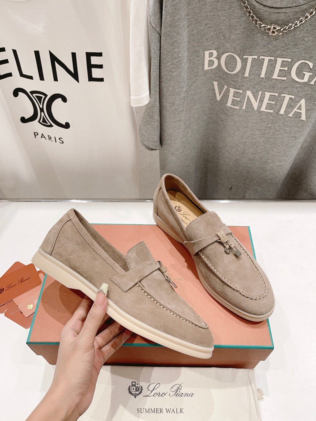 高版本出厂
  Loro Piana* LP万年经典款乐福鞋 简约时尚 脚感超级舒适 一天可以暴走两万步