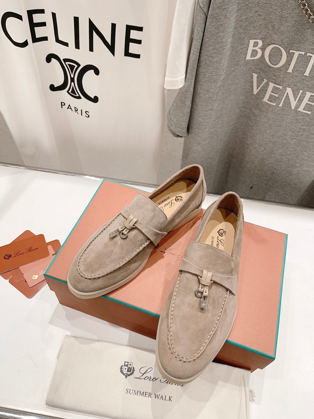 高版本出厂
  Loro Piana* LP万年经典款乐福鞋 简约时尚 脚感超级舒适 一天可以暴走两万步