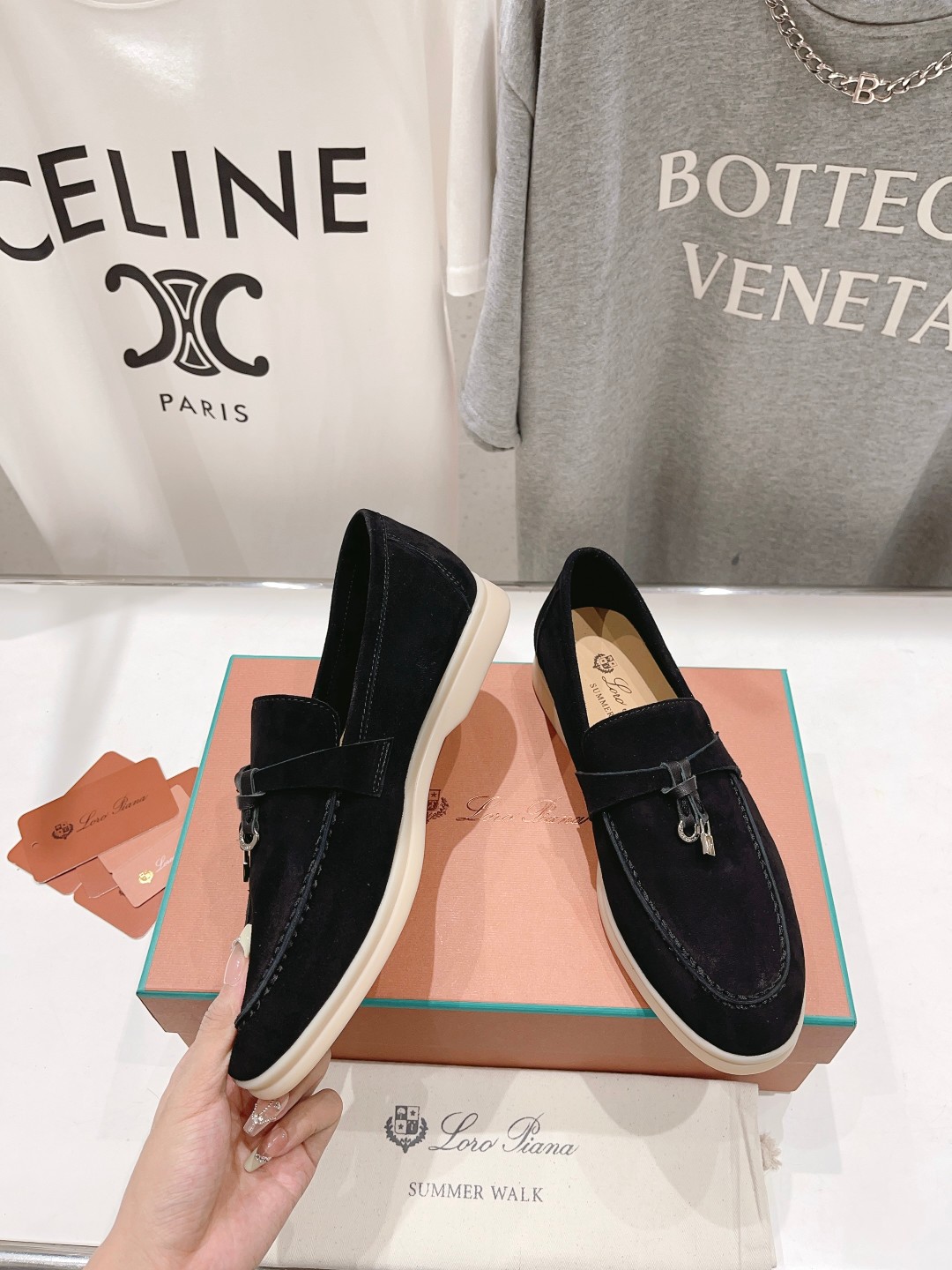 高版本出厂
  Loro Piana* LP万年经典款乐福鞋 简约时尚 脚感超级舒适 一天可以暴走两万步