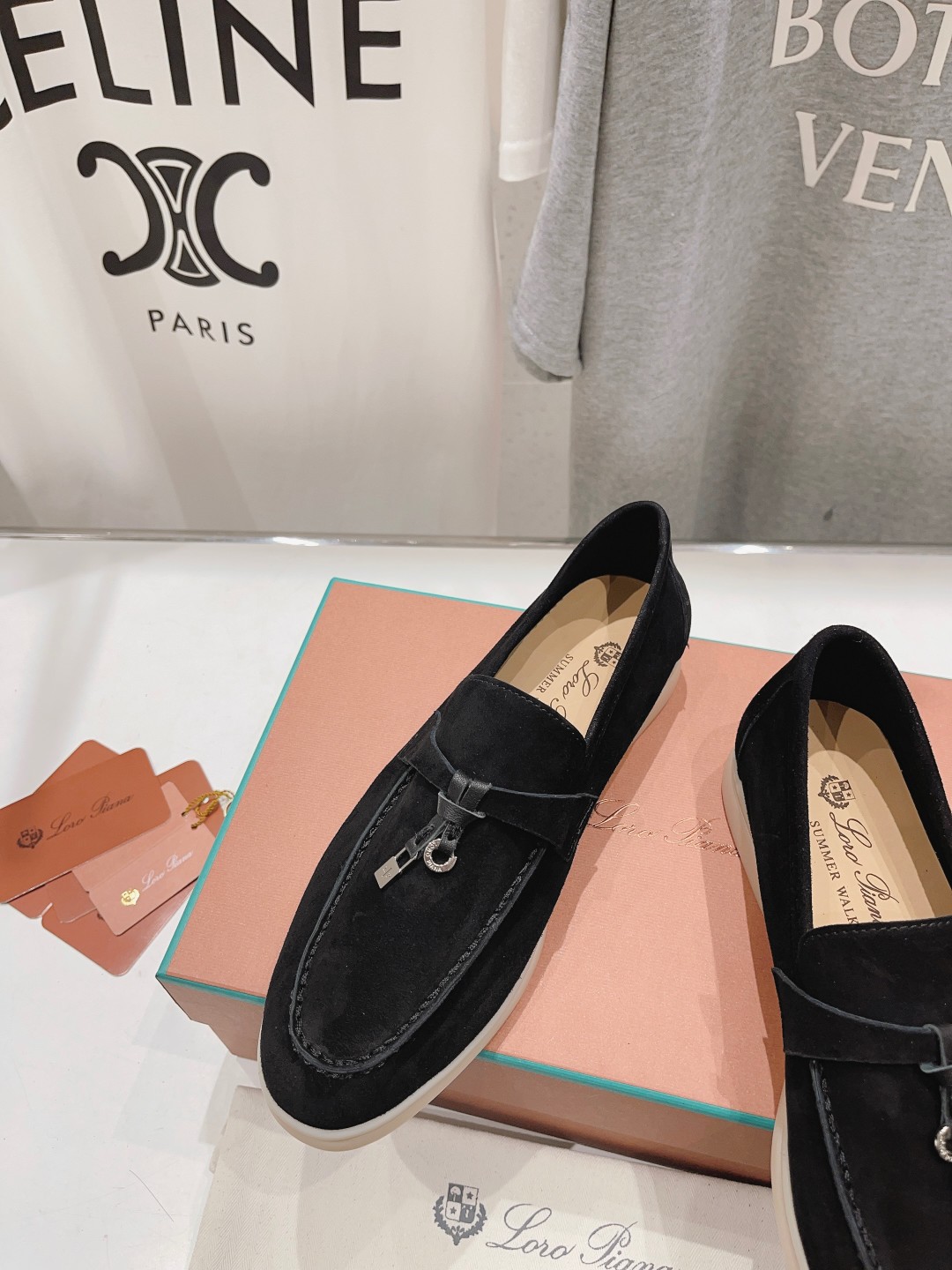 高版本出厂
  Loro Piana* LP万年经典款乐福鞋 简约时尚 脚感超级舒适 一天可以暴走两万步