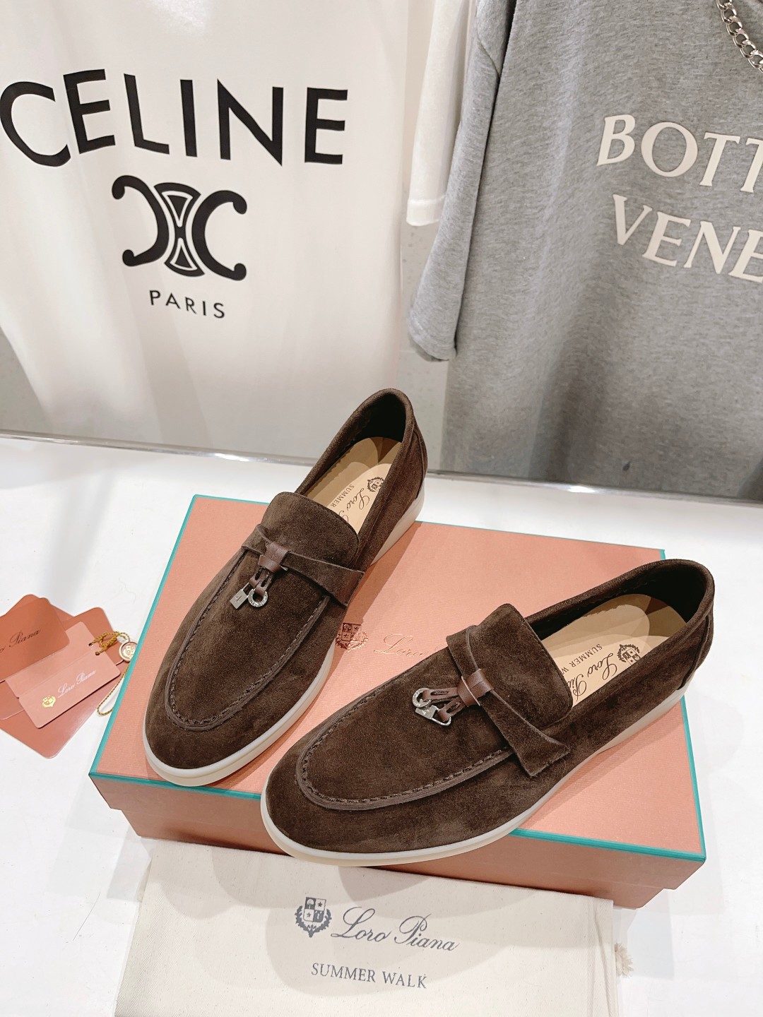 高版本出厂
  Loro Piana* LP万年经典款乐福鞋 简约时尚 脚感超级舒适 一天可以暴走两万步