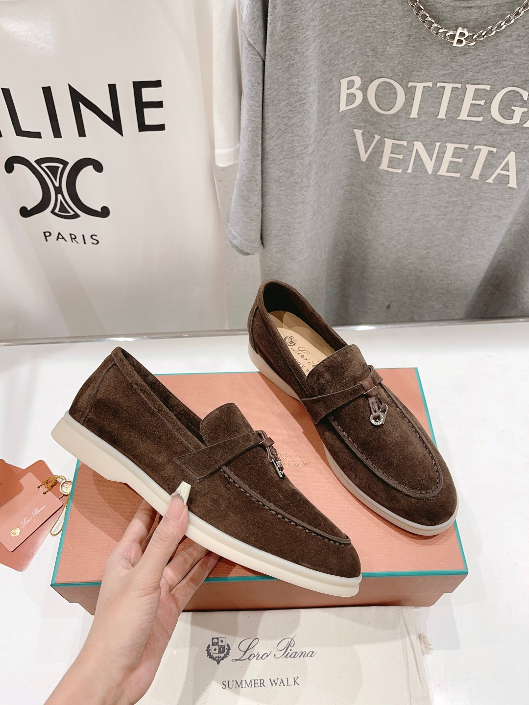 高版本出厂
  Loro Piana* LP万年经典款乐福鞋 简约时尚 脚感超级舒适 一天可以暴走两万步