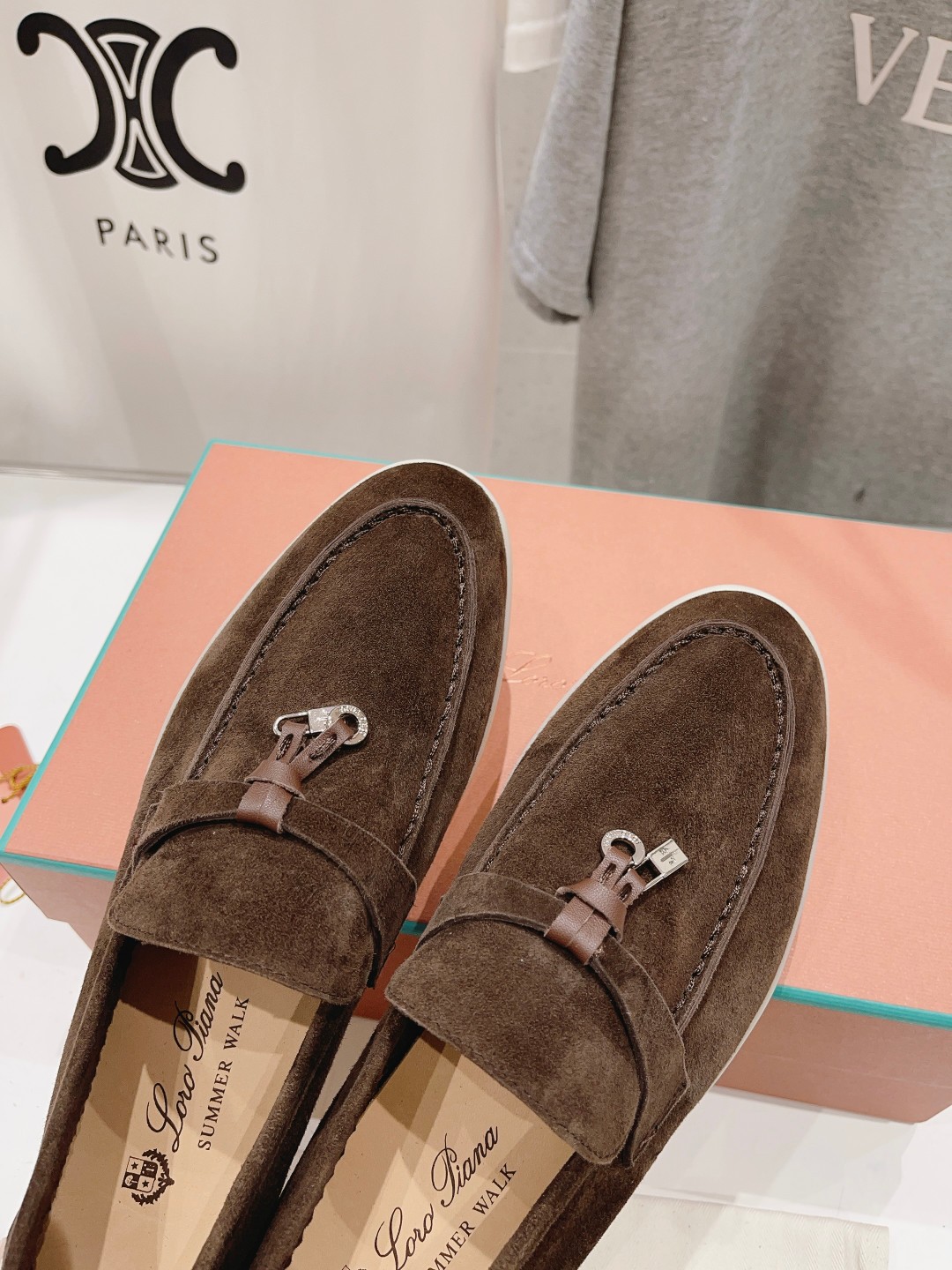 高版本出厂
  Loro Piana* LP万年经典款乐福鞋 简约时尚 脚感超级舒适 一天可以暴走两万步