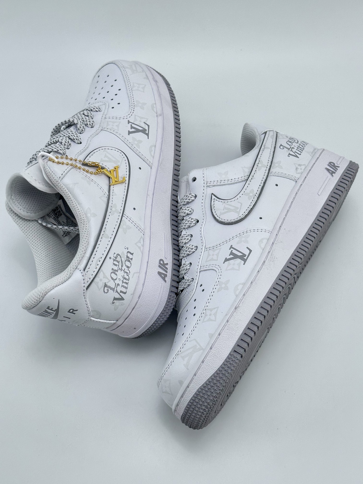 Nike Air Force 1 Low 07 x Louis Vuitton White and Grey Full Print CW2288-111