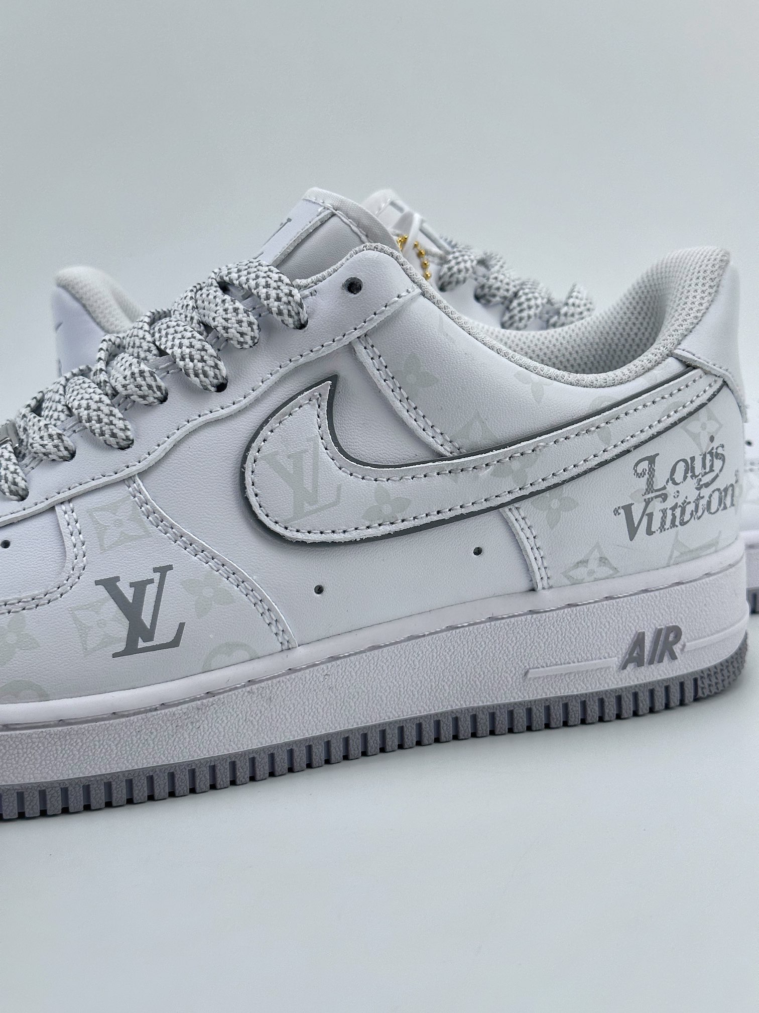 Nike Air Force 1 Low 07 x Louis Vuitton White and Grey Full Print CW2288-111