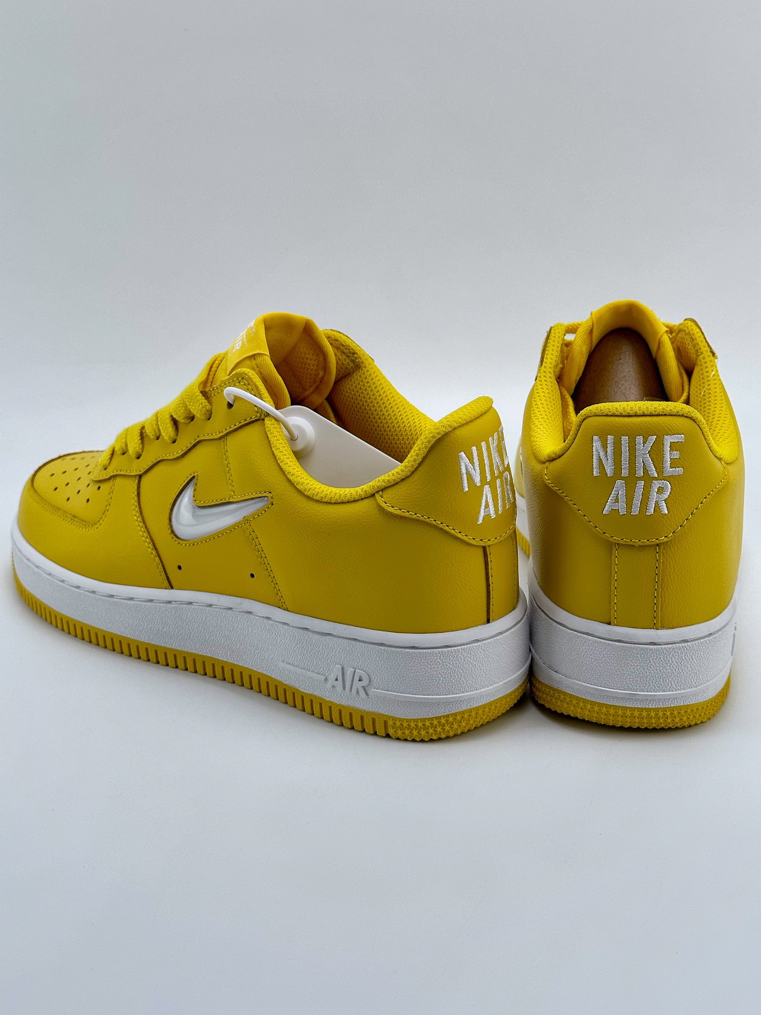 Nike Air Force 1 Low Retro 07 Yellow and White Crystal Hook FJ1044-700