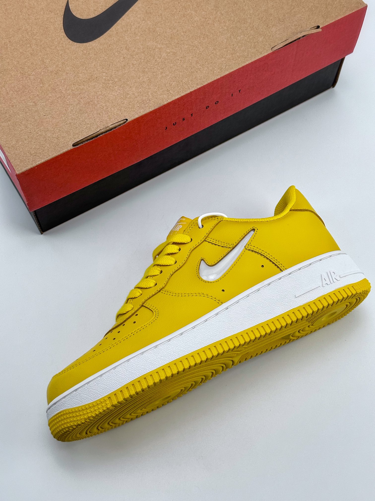 Nike Air Force 1 Low Retro 07 Yellow and White Crystal Hook FJ1044-700