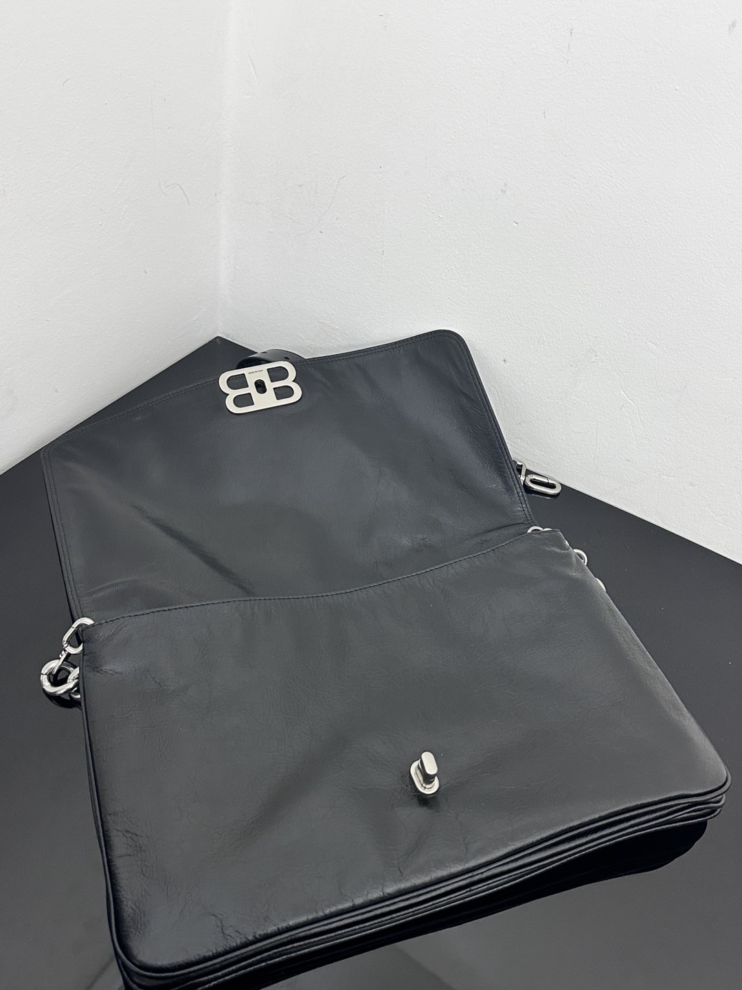 Balenciag | Balenciaga underarm bag