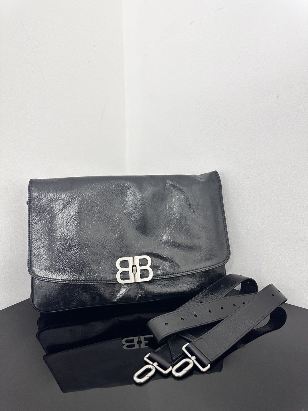Balenciag | Balenciaga underarm bag