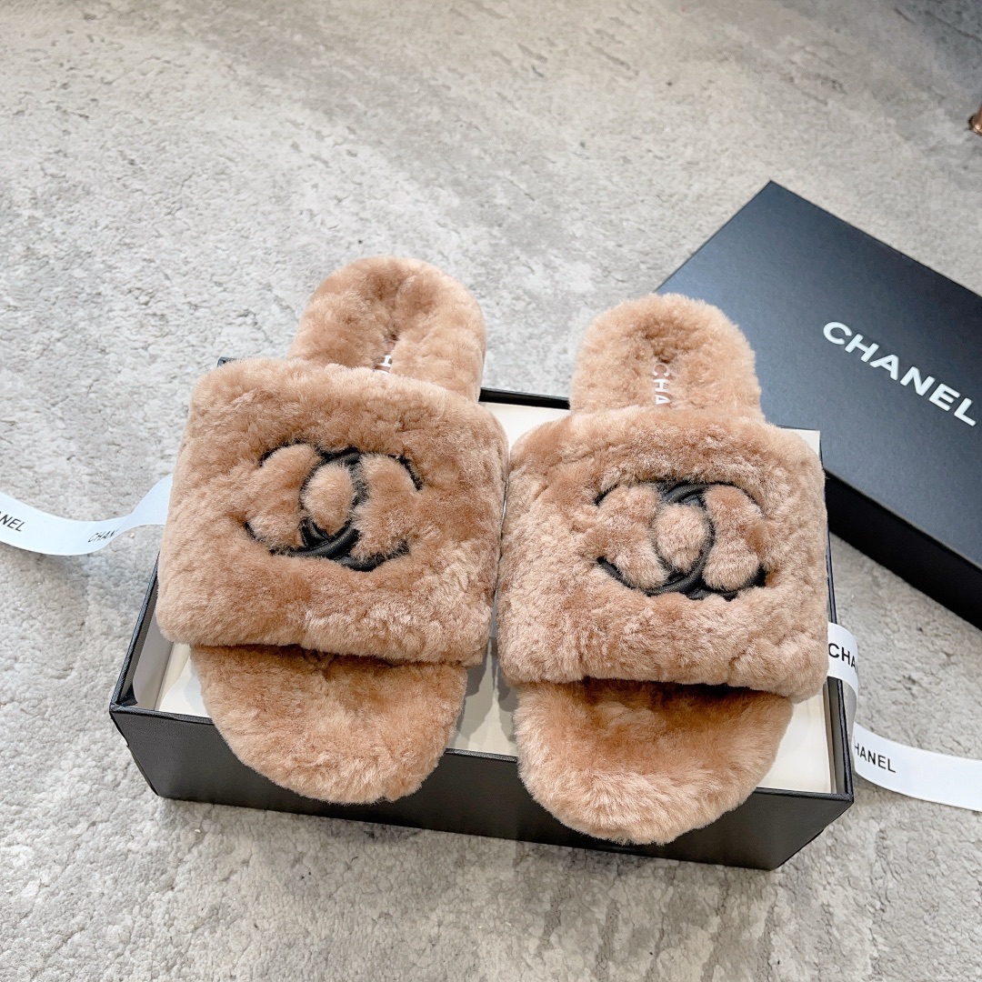 CHANEL Wool Slippers Quilted Lambswool Wool Curl Lining Rubber Anti-Slip Sole Boutique Packaging