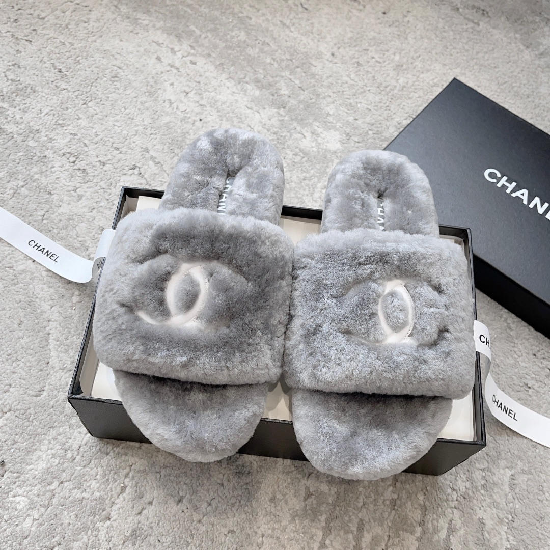 CHANEL Wool Slippers Quilted Lambswool Wool Curl Lining Rubber Anti-Slip Sole Boutique Packaging