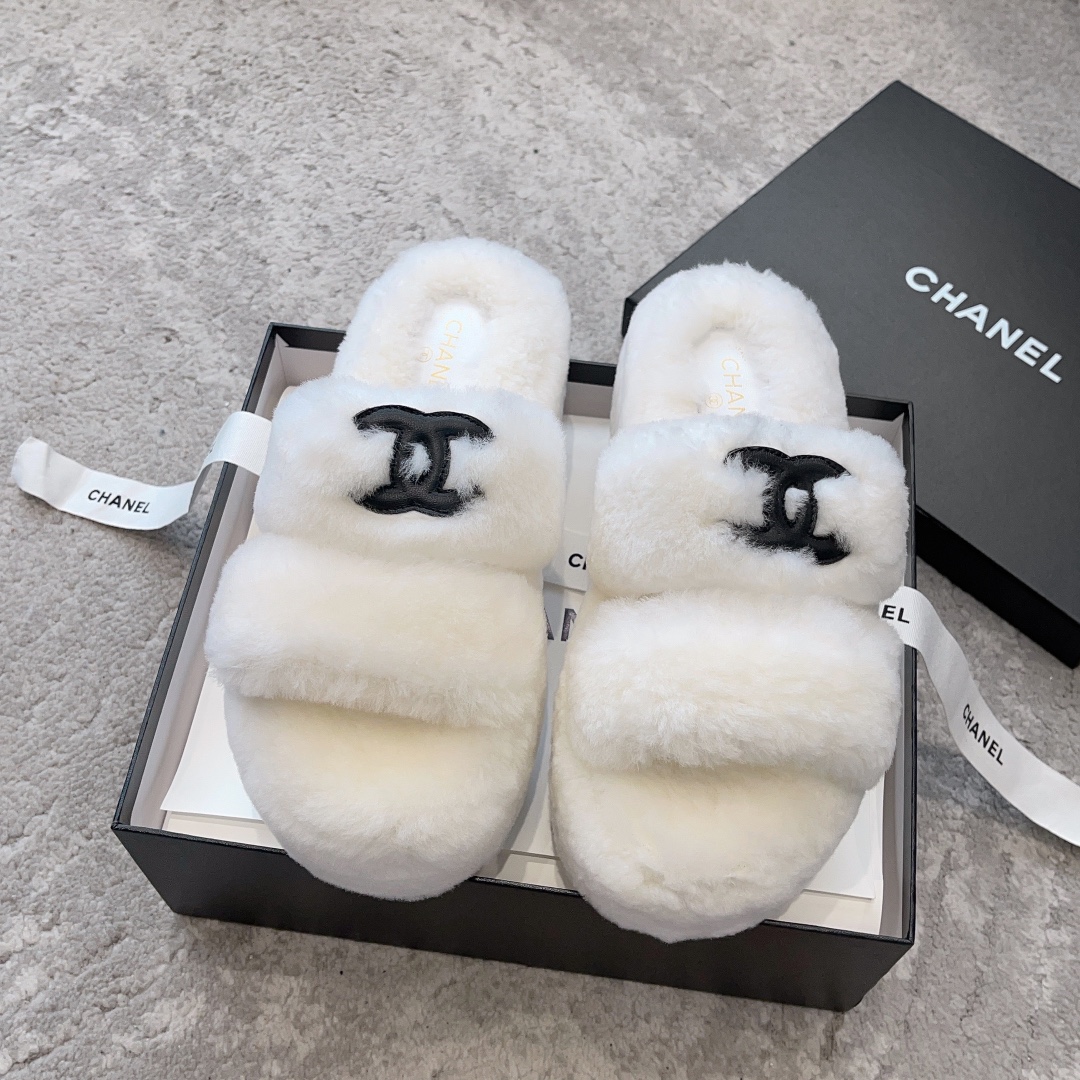 CHANEL Wool Slippers Quilted Lambswool Wool Curl Lining Rubber Anti-Slip Sole Boutique Packaging