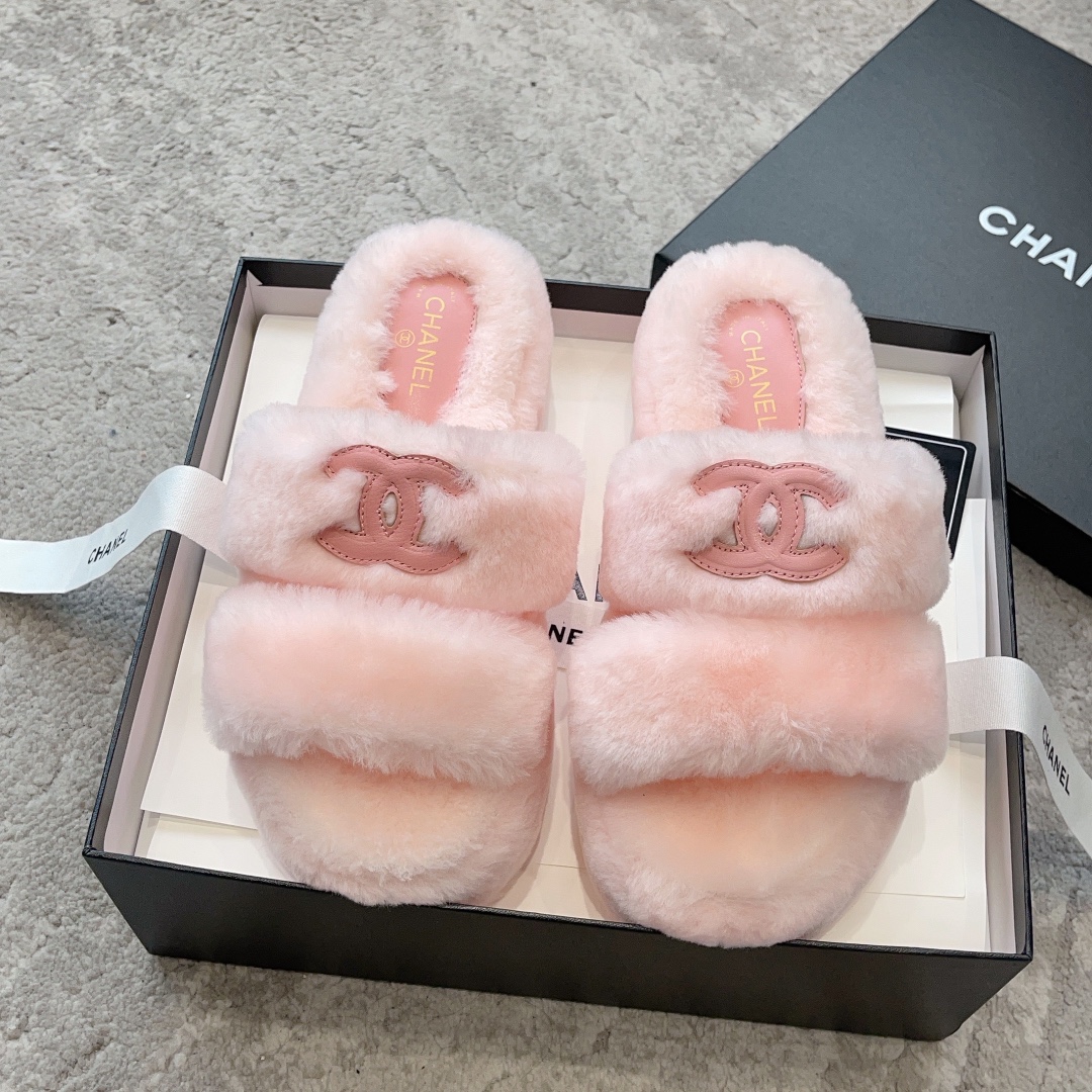 CHANEL Wool Slippers Quilted Lambswool Wool Curl Lining Rubber Anti-Slip Sole Retail Packaging