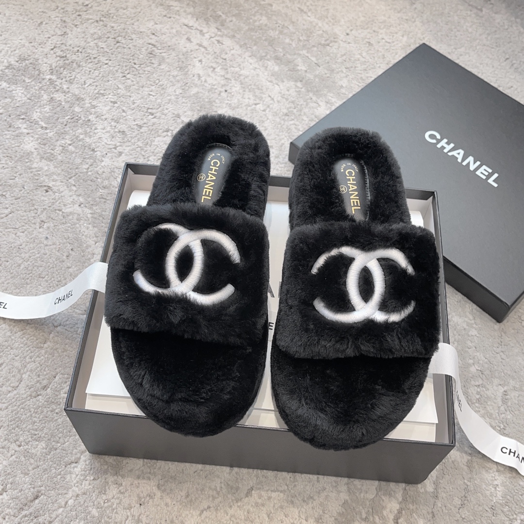 CHANEL Wool Slippers Quilted Lambswool Wool Curl Lining Rubber Anti-Slip Sole Retail Packaging
