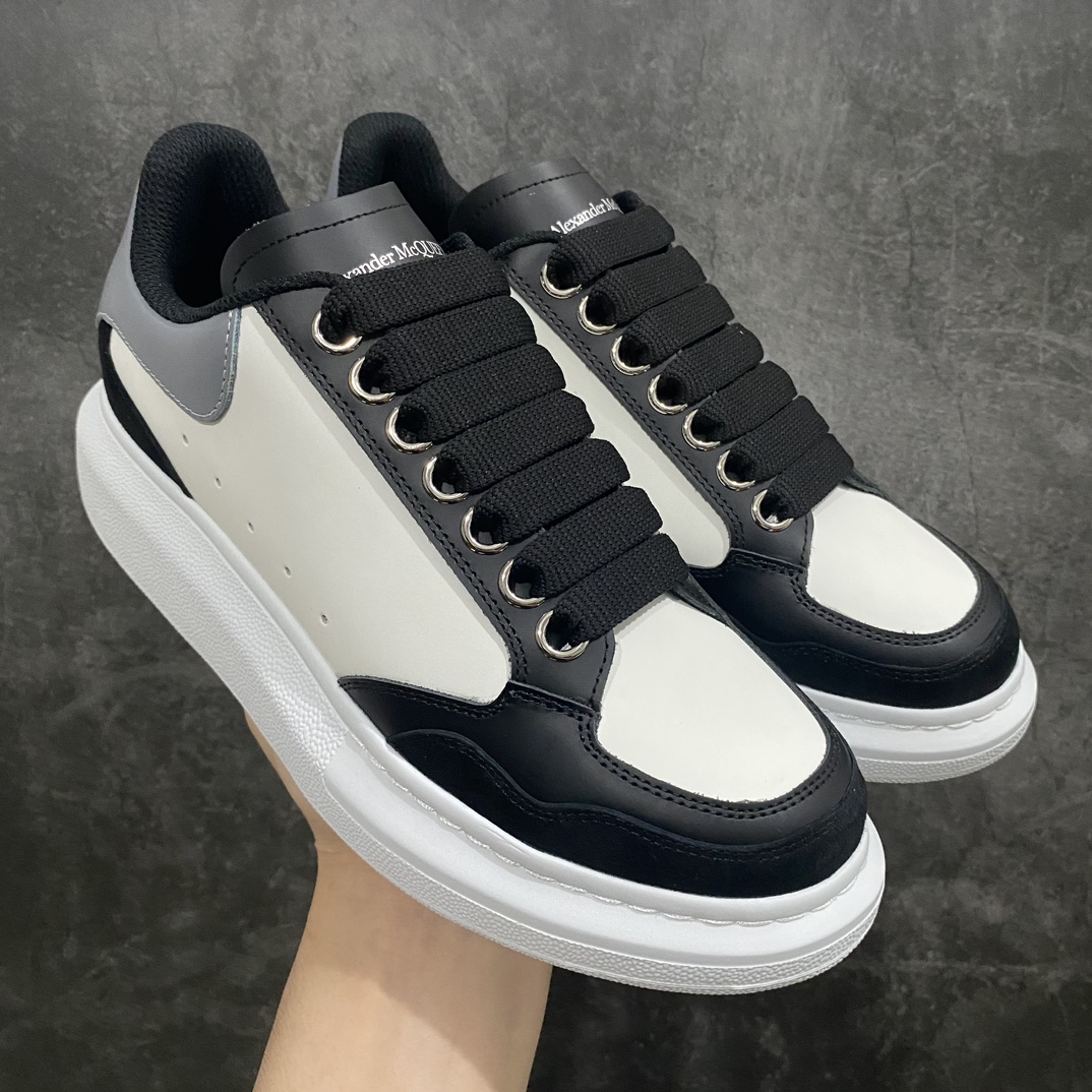 [Top Purchasing Version] McQueen Alexander McQueen McQueen Classic White Shoes Low Top Thick Sole 2