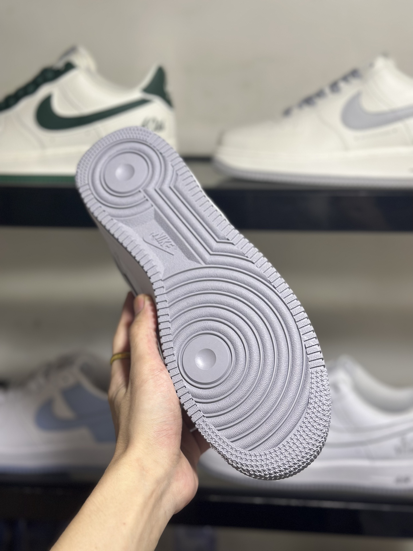 NikeAirForce1LowLV