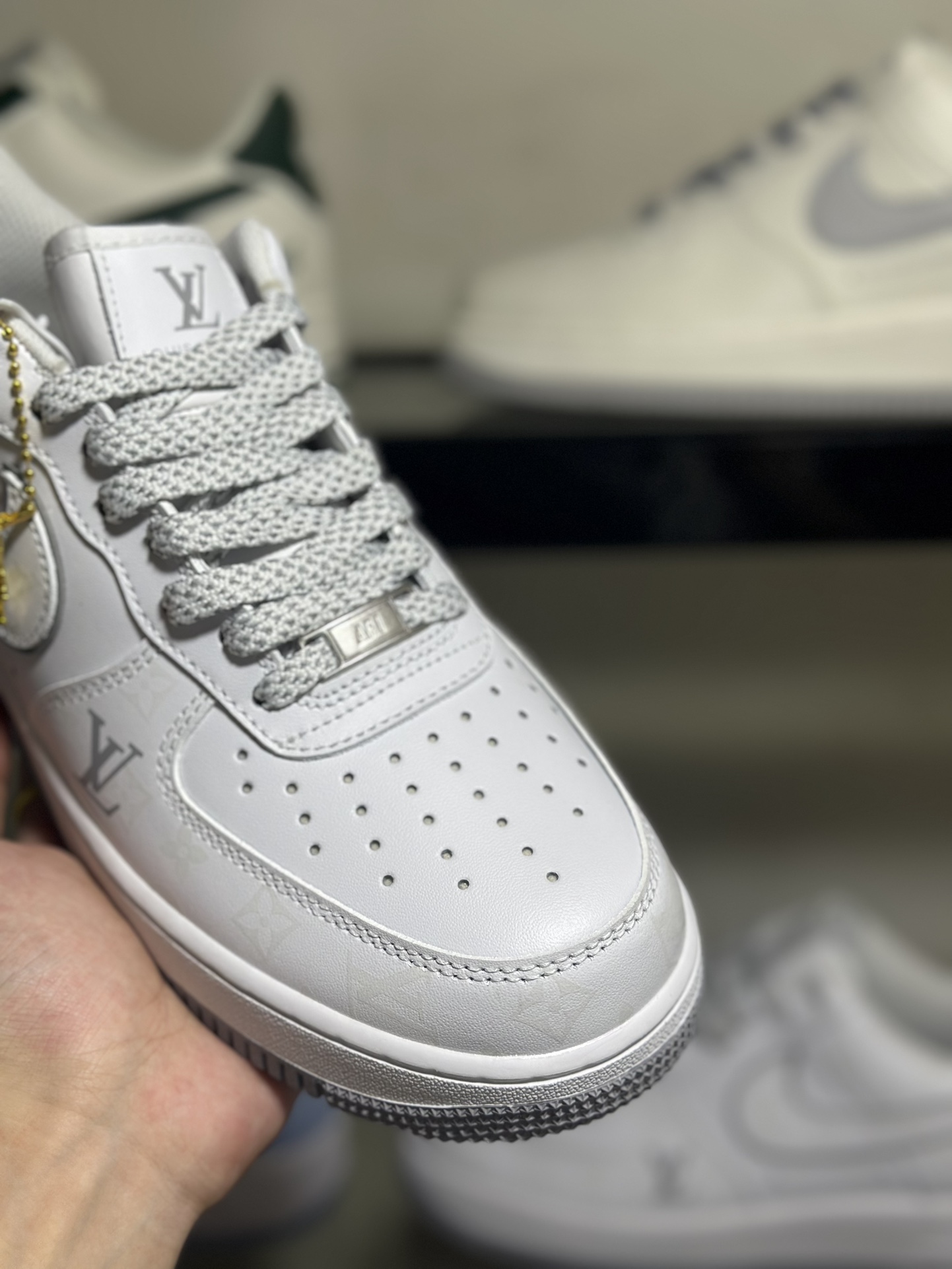 NikeAirForce1LowLV