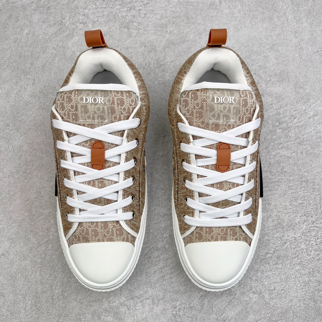 图片[2]-＃零售版 Dior B23 Oblique 迪奥提花面料面包鞋 原版一比一开发 23s年度最新款 全套正品新版包装配件 这款B23滑板运动鞋是本季新品 全新演绎标志性的设计 突显厚实的廓形和时尚的魅力 采用奶油白色提花面料精心制作 通体饰以 Oblique 印花 搭配正面粗鞋带、加垫鞋舌、加固圆形鞋头和后侧提拉环等经典滑板鞋的标识 白色橡胶鞋底饰以 Oblique 印花补丁更品精致 尺码：39 40 41 42 43 44 45 46-选品中心
