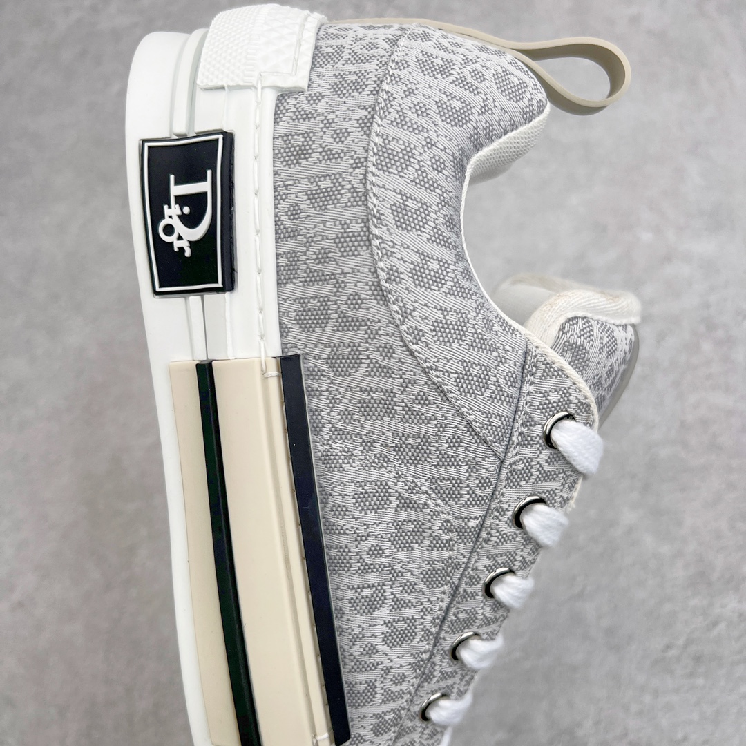 图片[6]-＃零售版 Dior B23 Oblique 迪奥提花面料面包鞋 原版一比一开发 23s年度最新款 全套正品新版包装配件 这款B23滑板运动鞋是本季新品 全新演绎标志性的设计 突显厚实的廓形和时尚的魅力 采用奶油白色提花面料精心制作 通体饰以 Oblique 印花 搭配正面粗鞋带、加垫鞋舌、加固圆形鞋头和后侧提拉环等经典滑板鞋的标识 白色橡胶鞋底饰以 Oblique 印花补丁更品精致 尺码：39 40 41 42 43 44 45 46-选品中心