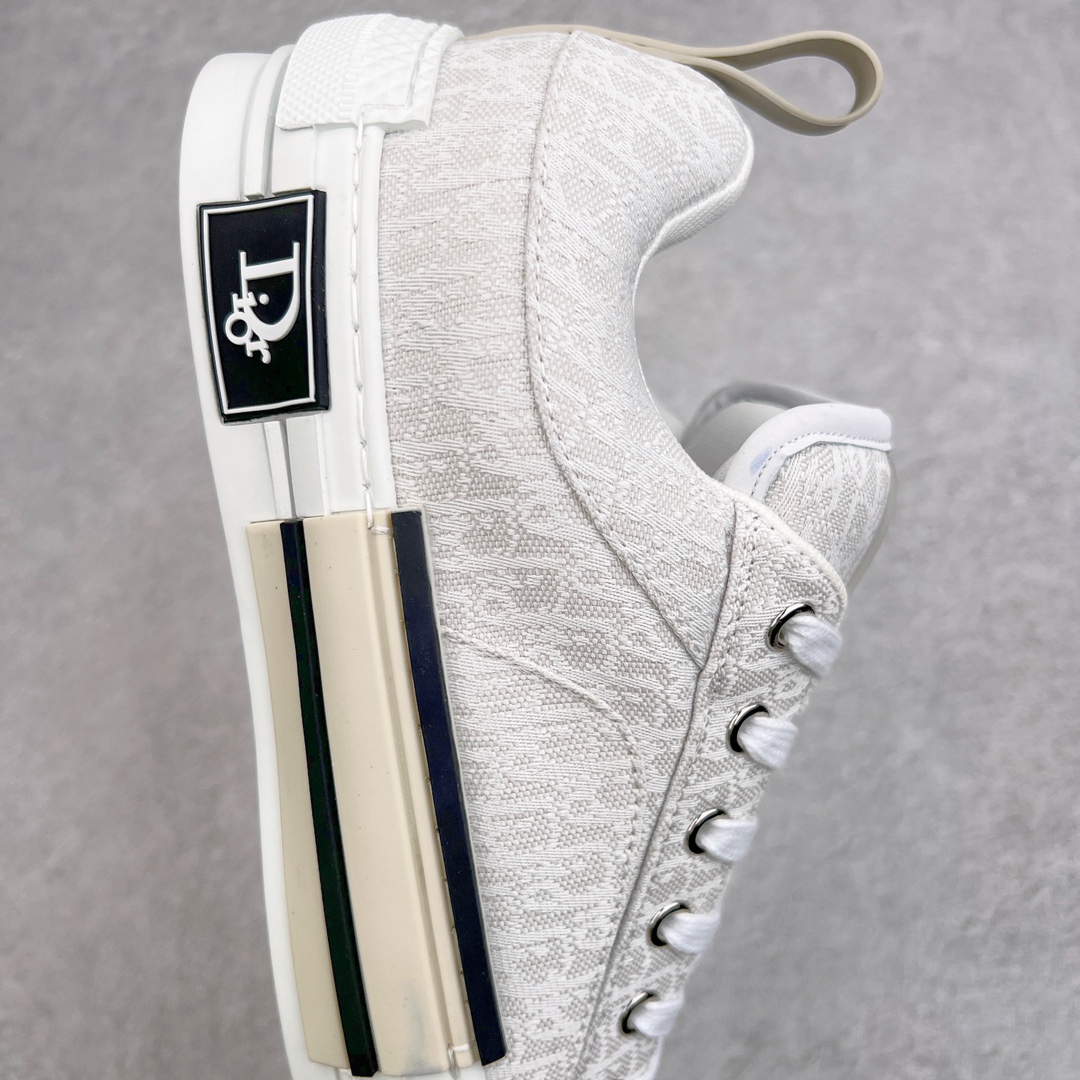 图片[6]-＃零售版 Dior B23 Oblique 迪奥提花面料面包鞋 原版一比一开发 23s年度最新款 全套正品新版包装配件 这款B23滑板运动鞋是本季新品 全新演绎标志性的设计 突显厚实的廓形和时尚的魅力 采用奶油白色提花面料精心制作 通体饰以 Oblique 印花 搭配正面粗鞋带、加垫鞋舌、加固圆形鞋头和后侧提拉环等经典滑板鞋的标识 白色橡胶鞋底饰以 Oblique 印花补丁更品精致 尺码：39 40 41 42 43 44 45 46-选品中心
