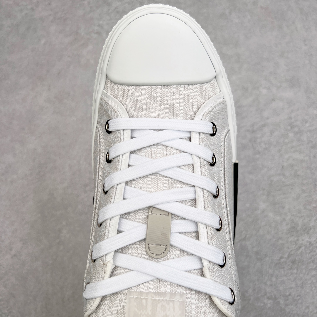 图片[4]-＃零售版 Dior B23 Oblique 迪奥提花面料面包鞋 原版一比一开发 23s年度最新款 全套正品新版包装配件 这款B23滑板运动鞋是本季新品 全新演绎标志性的设计 突显厚实的廓形和时尚的魅力 采用奶油白色提花面料精心制作 通体饰以 Oblique 印花 搭配正面粗鞋带、加垫鞋舌、加固圆形鞋头和后侧提拉环等经典滑板鞋的标识 白色橡胶鞋底饰以 Oblique 印花补丁更品精致 尺码：39 40 41 42 43 44 45 46-选品中心