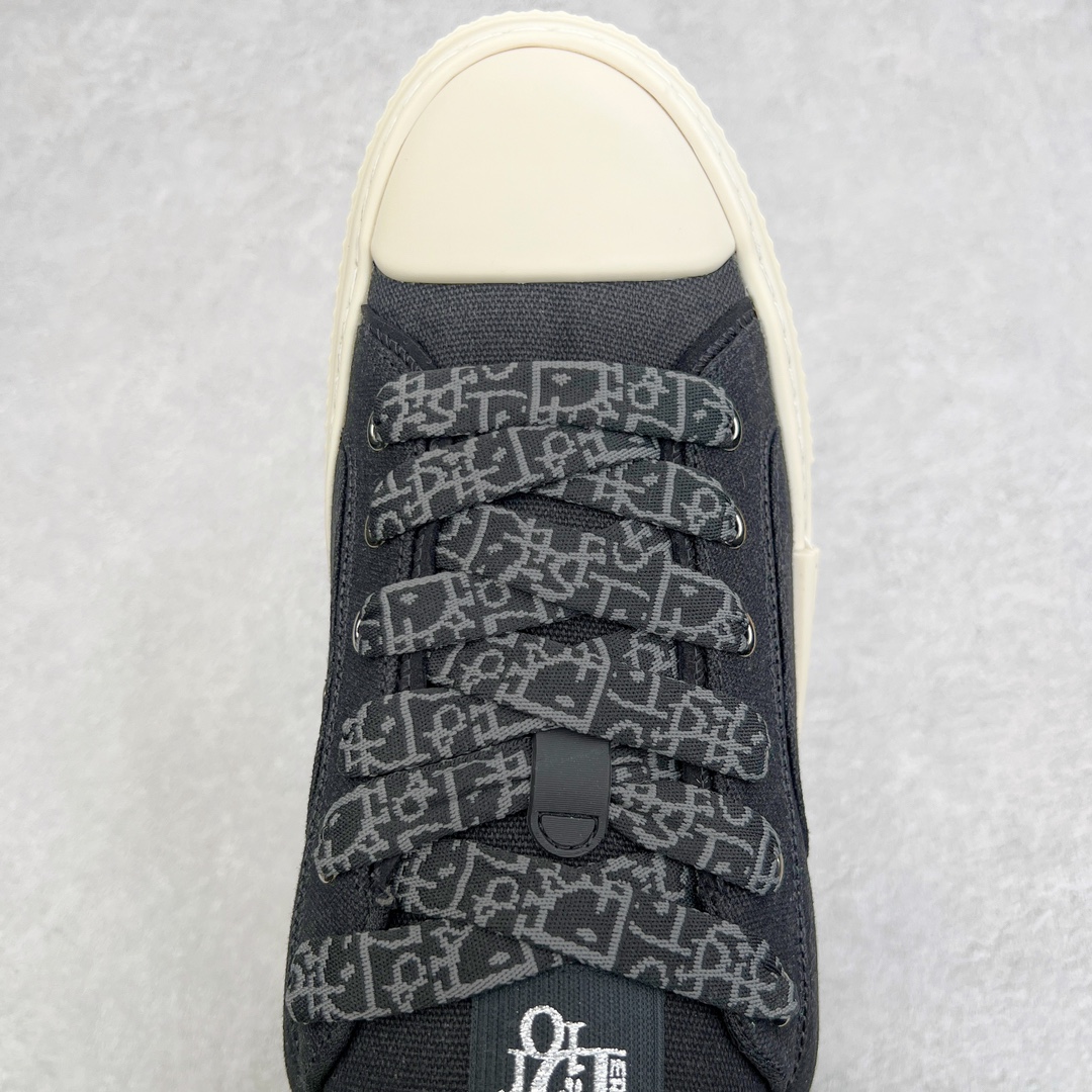 图片[4]-＃零售版 Dior B23 Oblique 迪奥提花面料面包鞋 原版一比一开发 23s年度最新款 全套正品新版包装配件 这款B23滑板运动鞋是本季新品 全新演绎标志性的设计 突显厚实的廓形和时尚的魅力 采用奶油白色提花面料精心制作 通体饰以 Oblique 印花 搭配正面粗鞋带、加垫鞋舌、加固圆形鞋头和后侧提拉环等经典滑板鞋的标识 白色橡胶鞋底饰以 Oblique 印花补丁更品精致 尺码：39 40 41 42 43 44 45 46-选品中心