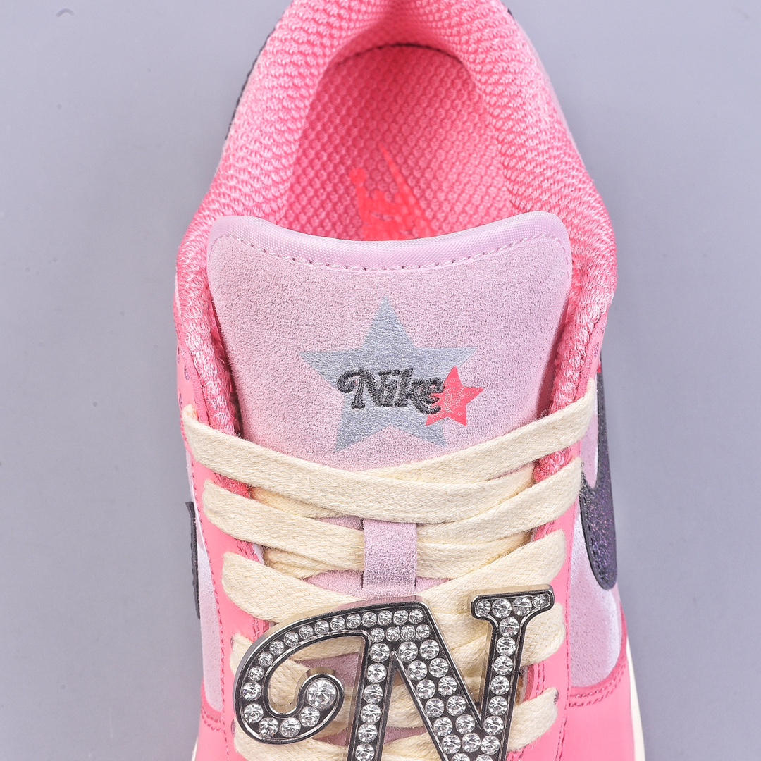 260 A Nike SB Dunk Low “Hot Punch and Pink Foam” 芭比粉 FN8927-621