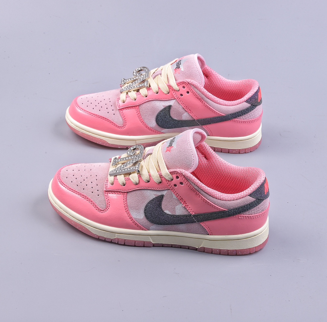 260 A Nike SB Dunk Low “Hot Punch and Pink Foam” 芭比粉 FN8927-621