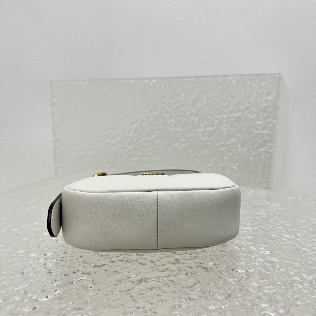 Miu Miu [small white]