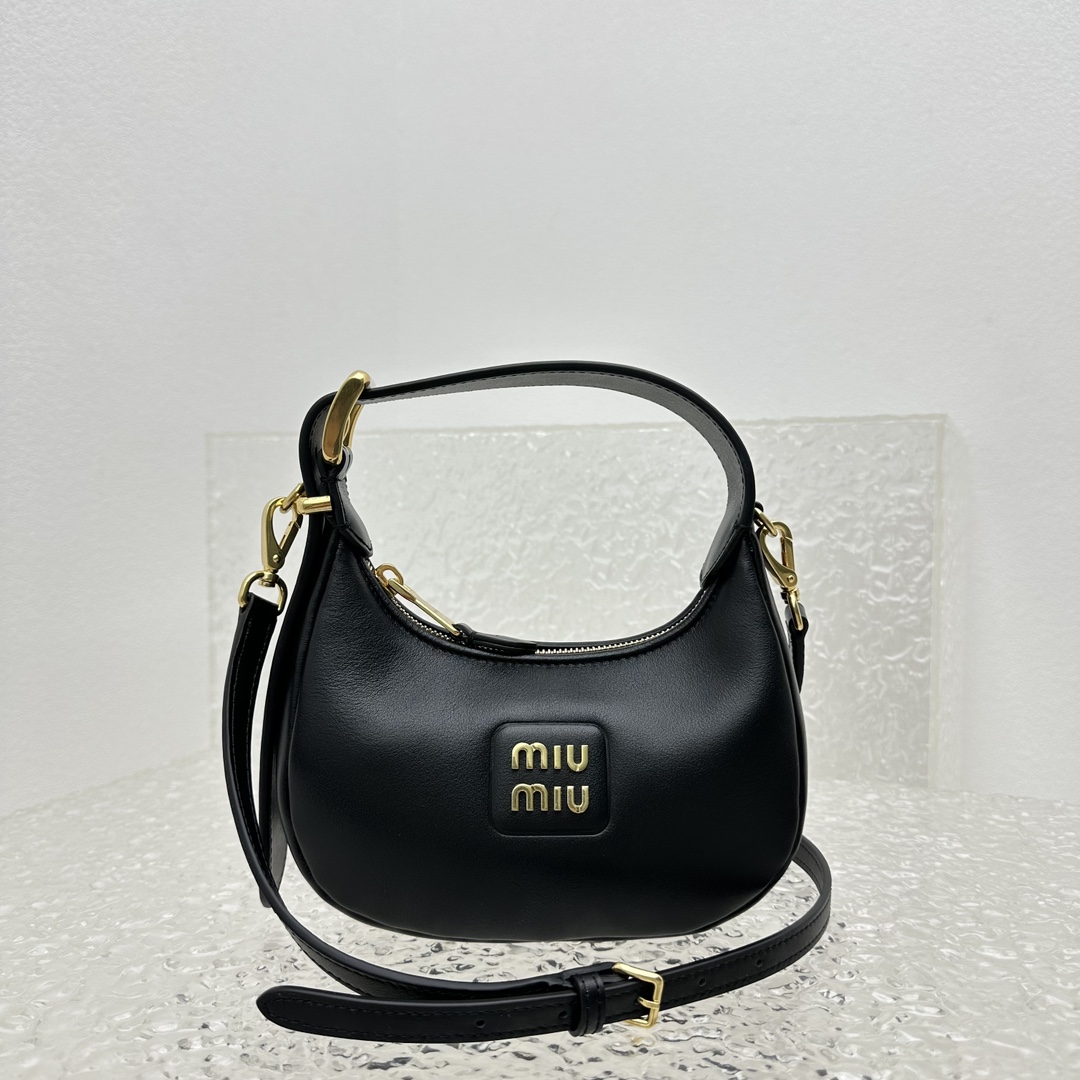 Miu Miu [small black]