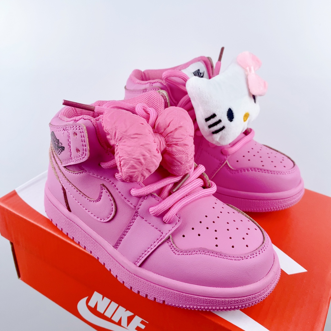 Magic Child Shoes Enhance Cartoon Characters in Disnikatoon with Speedy Purchase