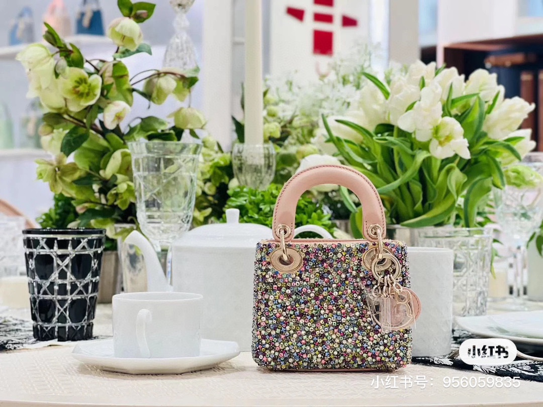 Dior Product _dvBqfEeIuEGnkt7pPKlJ2kya_8vrih6RR3kkwxg