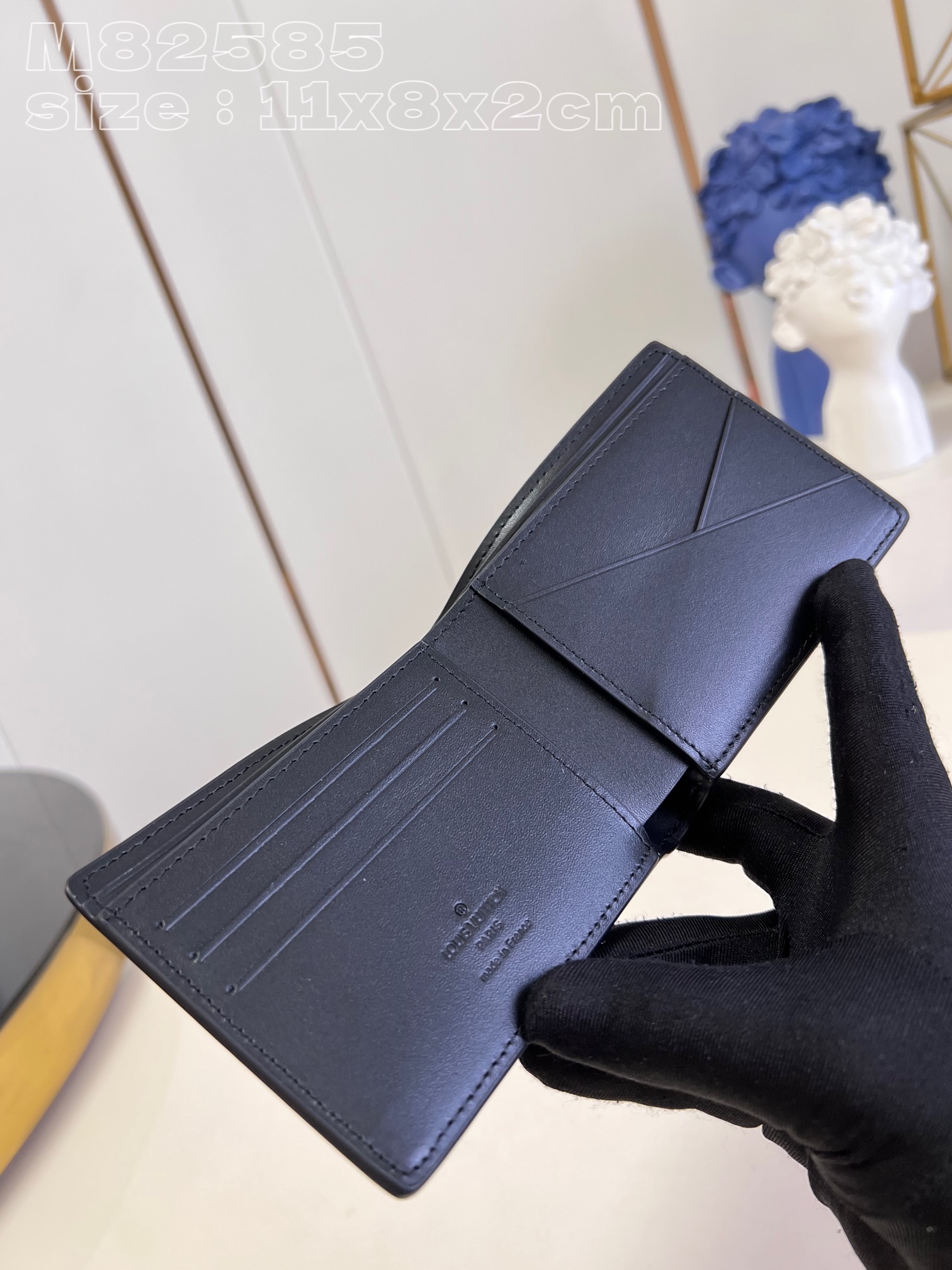 Top Quality M82585】 This Slender Wallet is crafted from eye-catching Epi - Bag 5