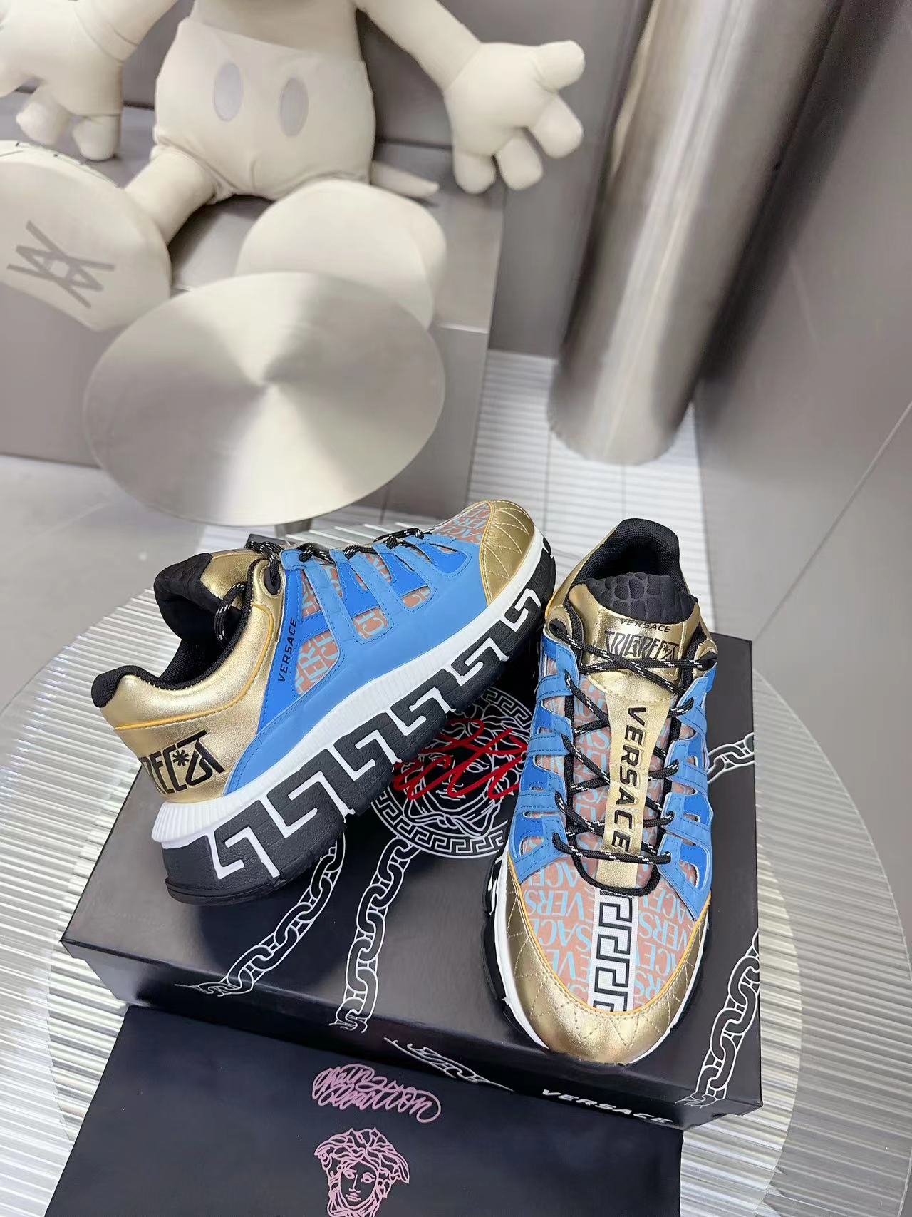 High-End Versace Couple’s Sneakers: Original Design, Top Quality, 667 💰. - 图片 4