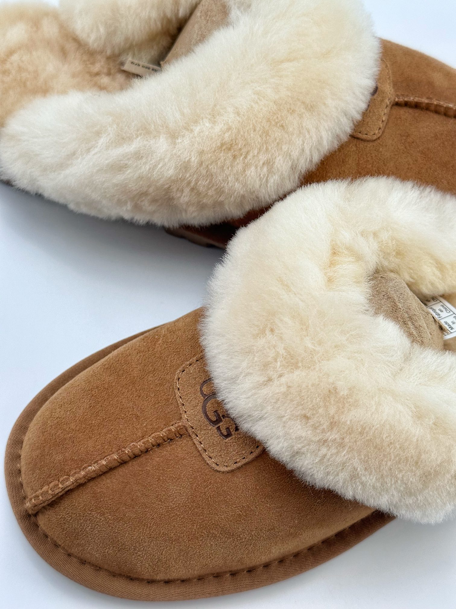 UGG four seasons women's sheepskin and fur flat-soled casual fashion comfortable all-match slippers