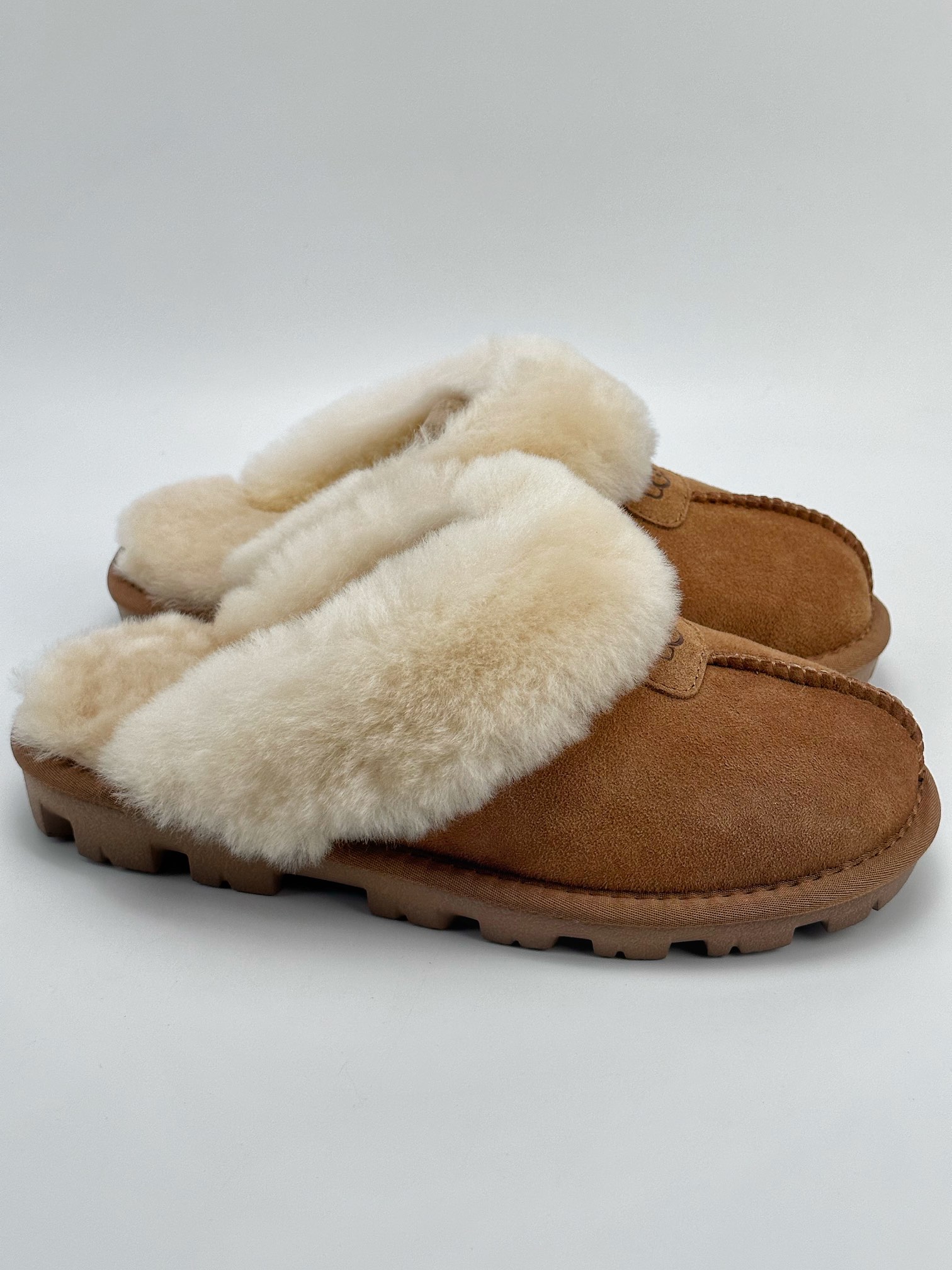 UGG four seasons women's sheepskin and fur flat-soled casual fashion comfortable all-match slippers